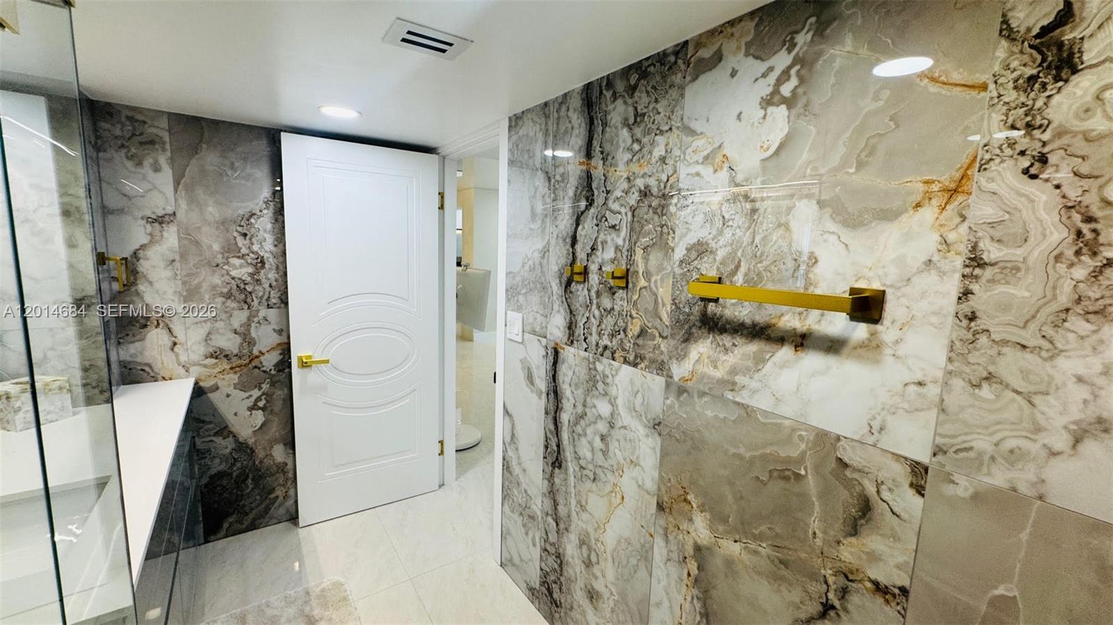210 174th St #811 Sunny Isles Beach, FL 33160