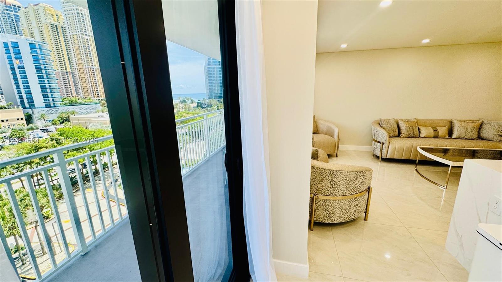 210 174th St #811 Sunny Isles Beach, FL 33160