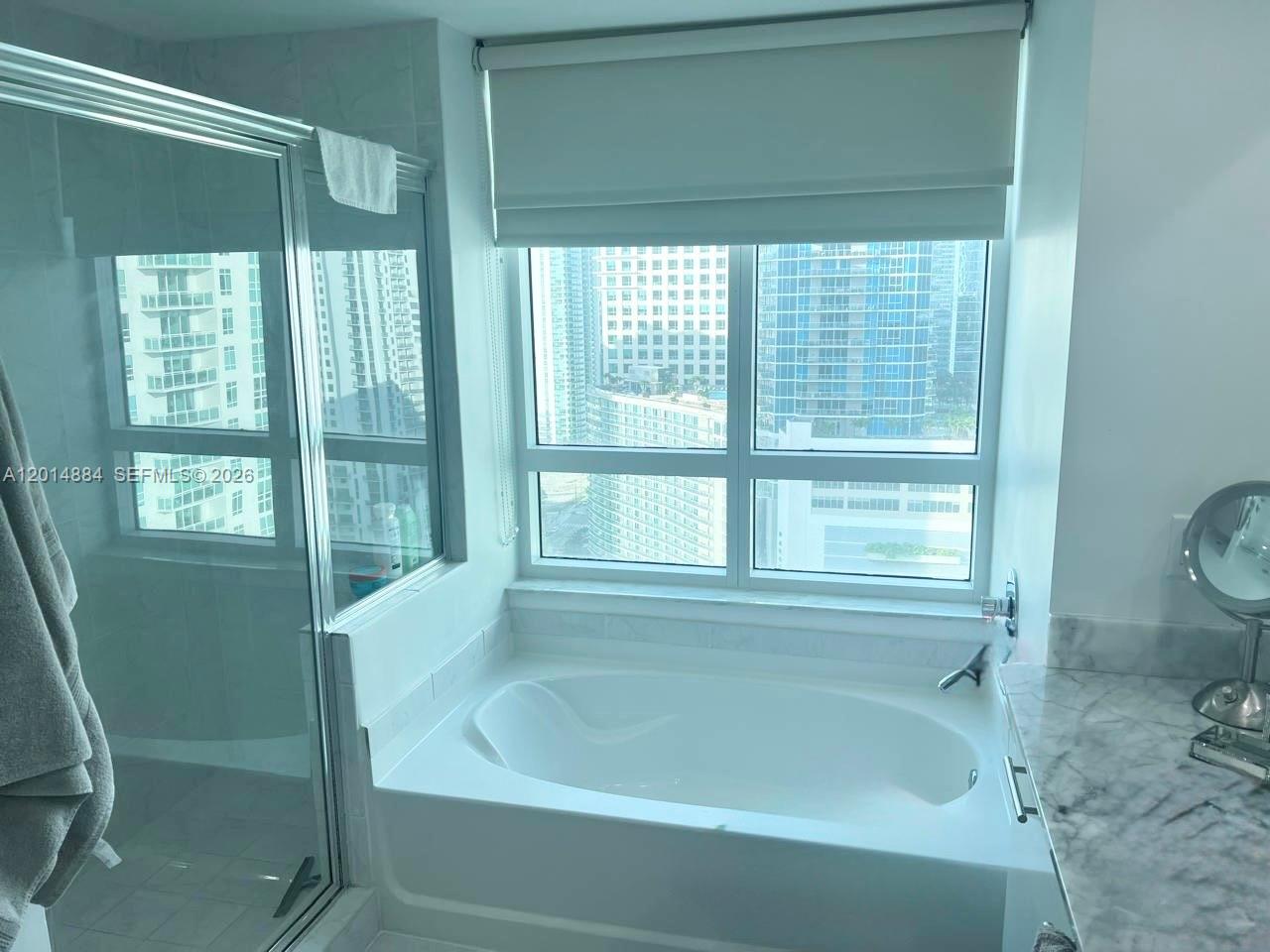 950 Brickell Bay Dr #2711 Miami, FL 33131