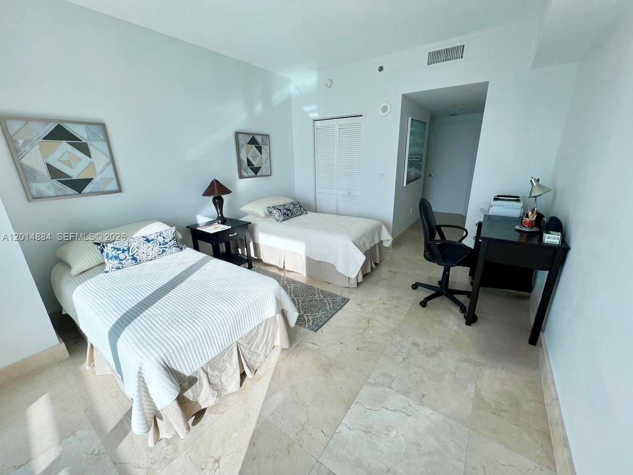 950 Brickell Bay Dr #2711 Miami, FL 33131