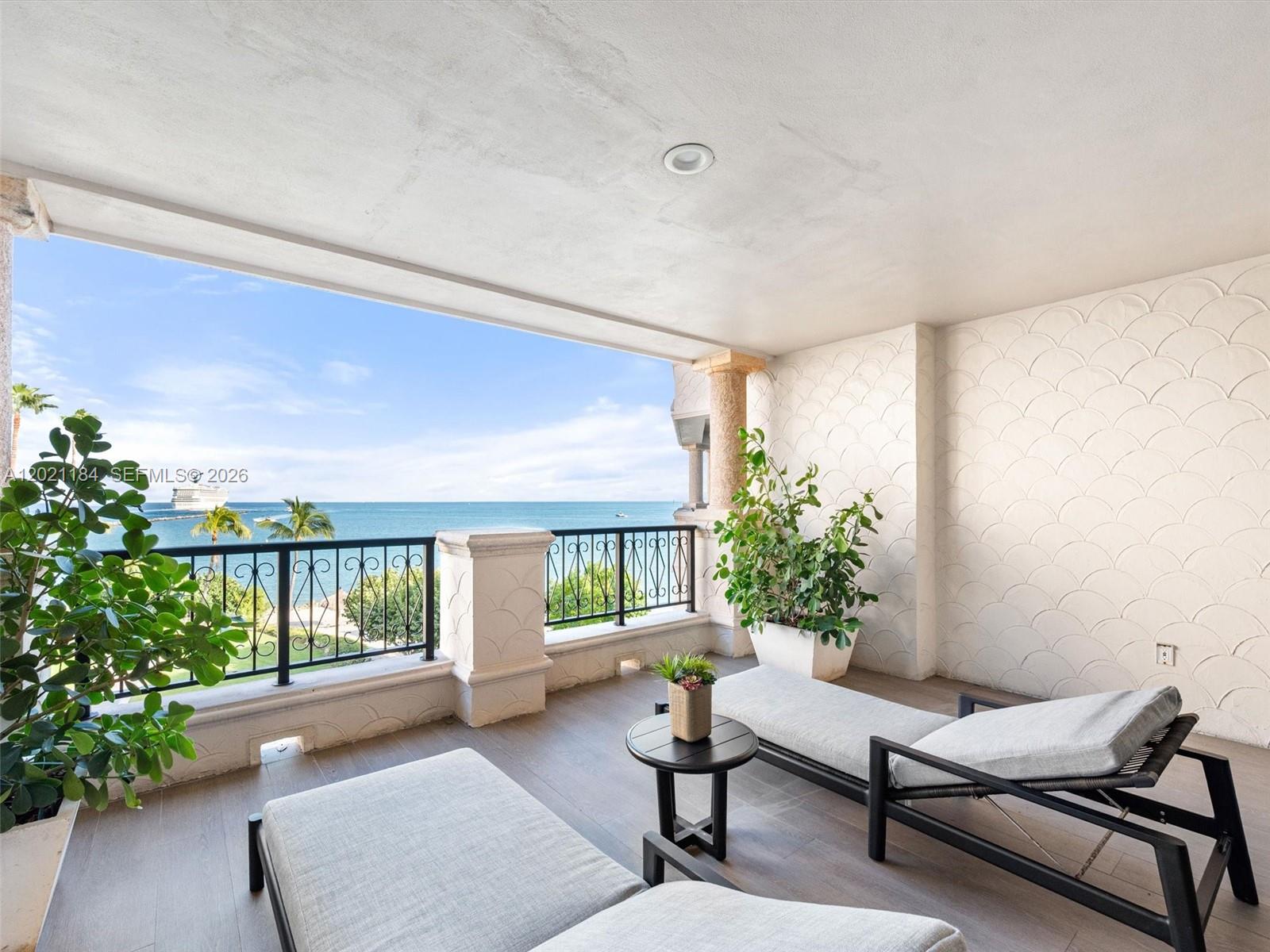 7431 Fisher Is Dr #7431 Miami Beach, FL 33109
