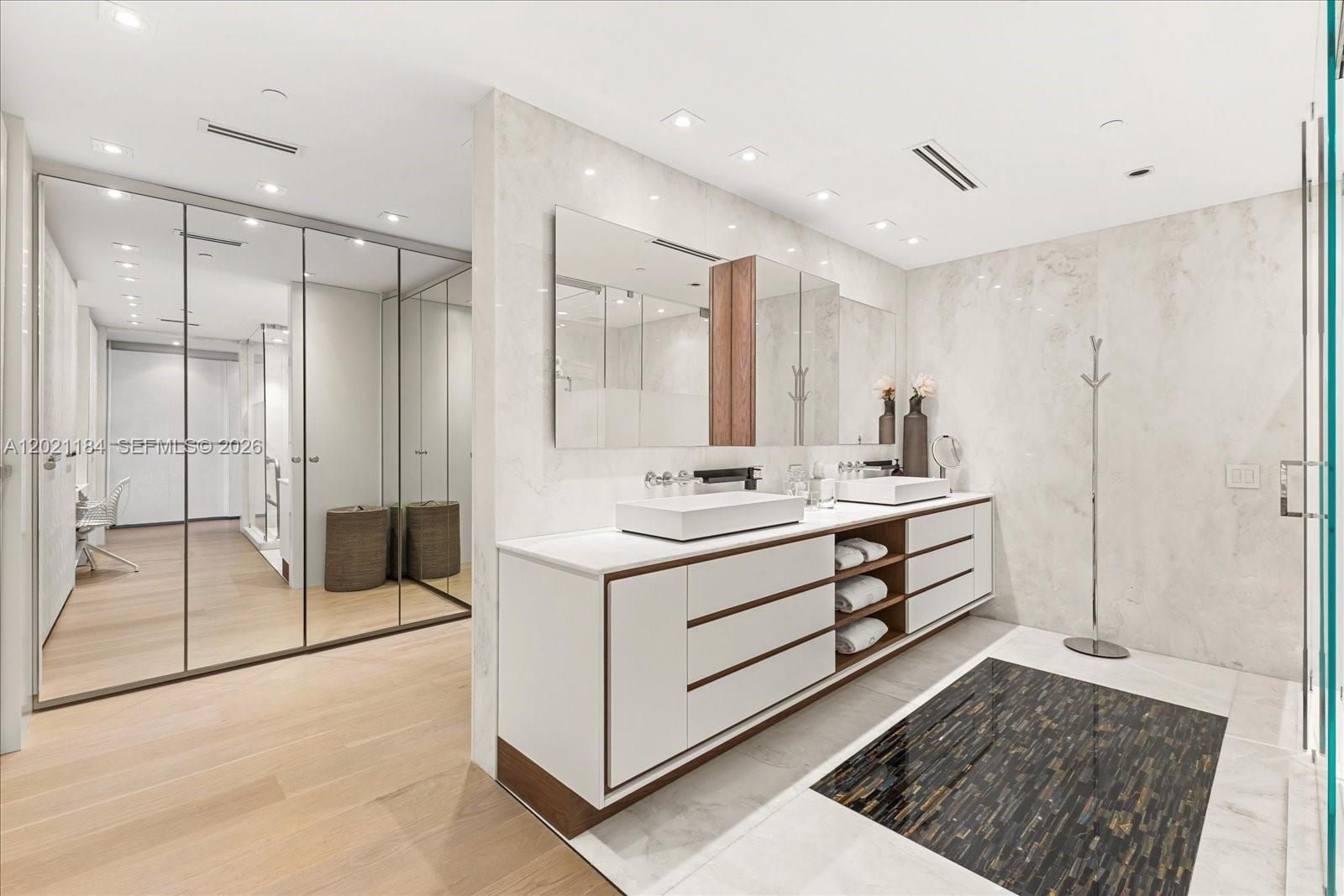 7431 Fisher Is Dr #7431 Miami Beach, FL 33109