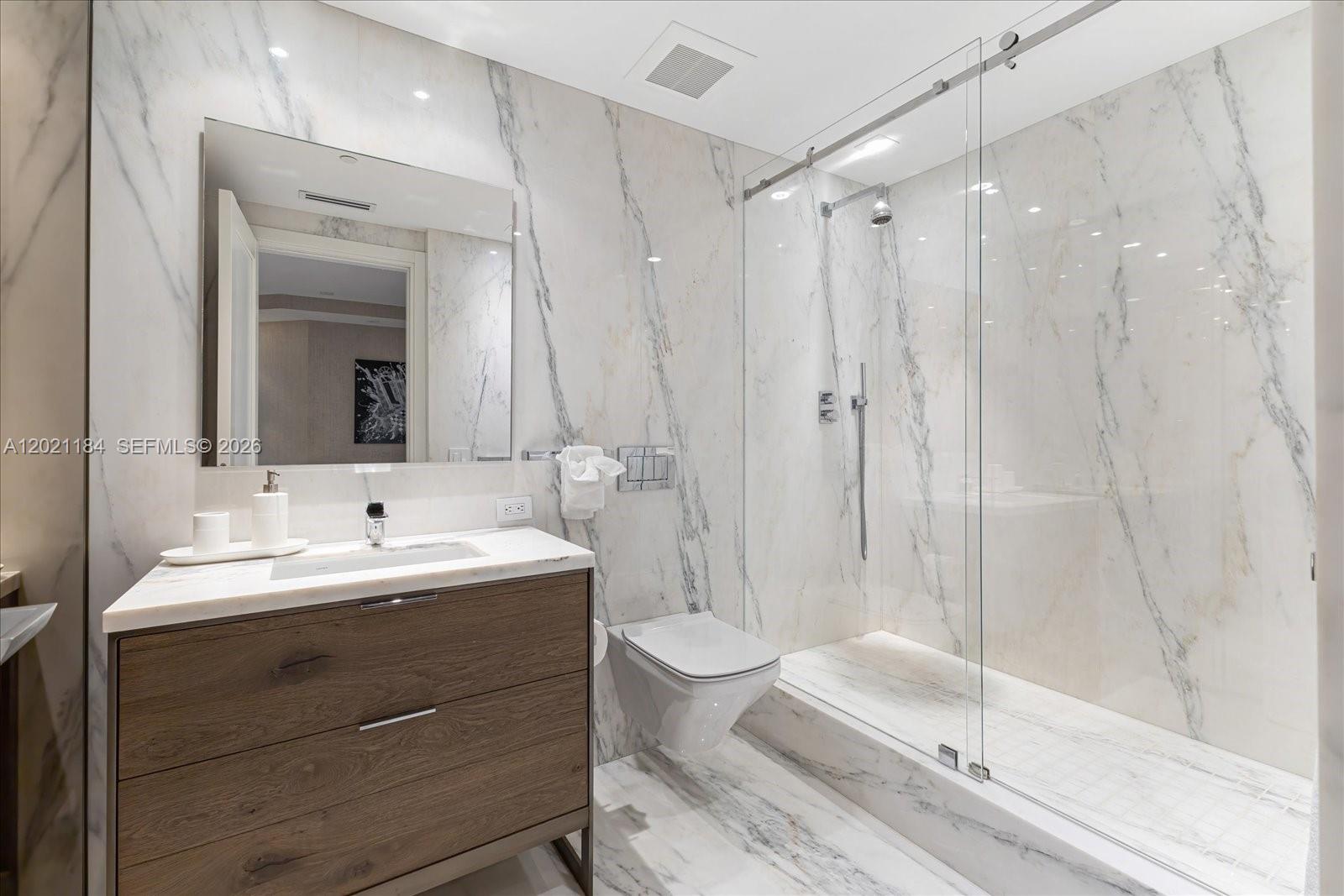 7431 Fisher Is Dr #7431 Miami Beach, FL 33109