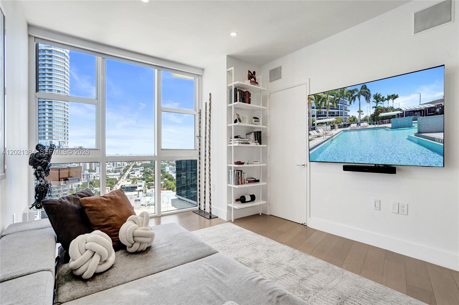 400 Alton Rd #PH11 Miami Beach, FL 33139