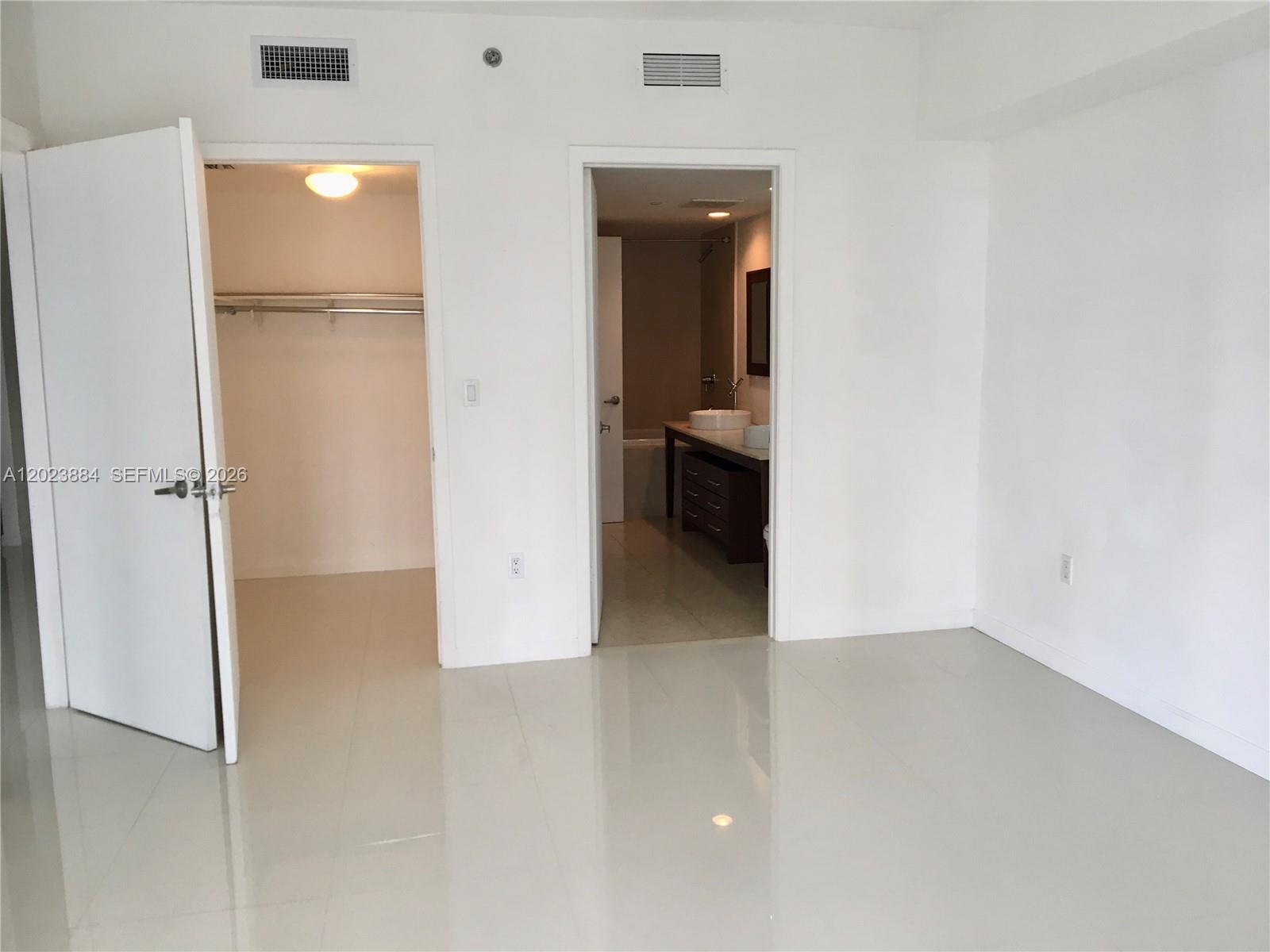 475 Brickell Ave #1614 Miami, FL 33131