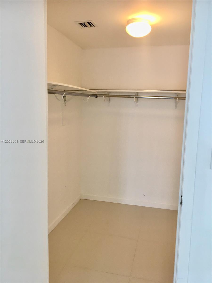 475 Brickell Ave #1614 Miami, FL 33131