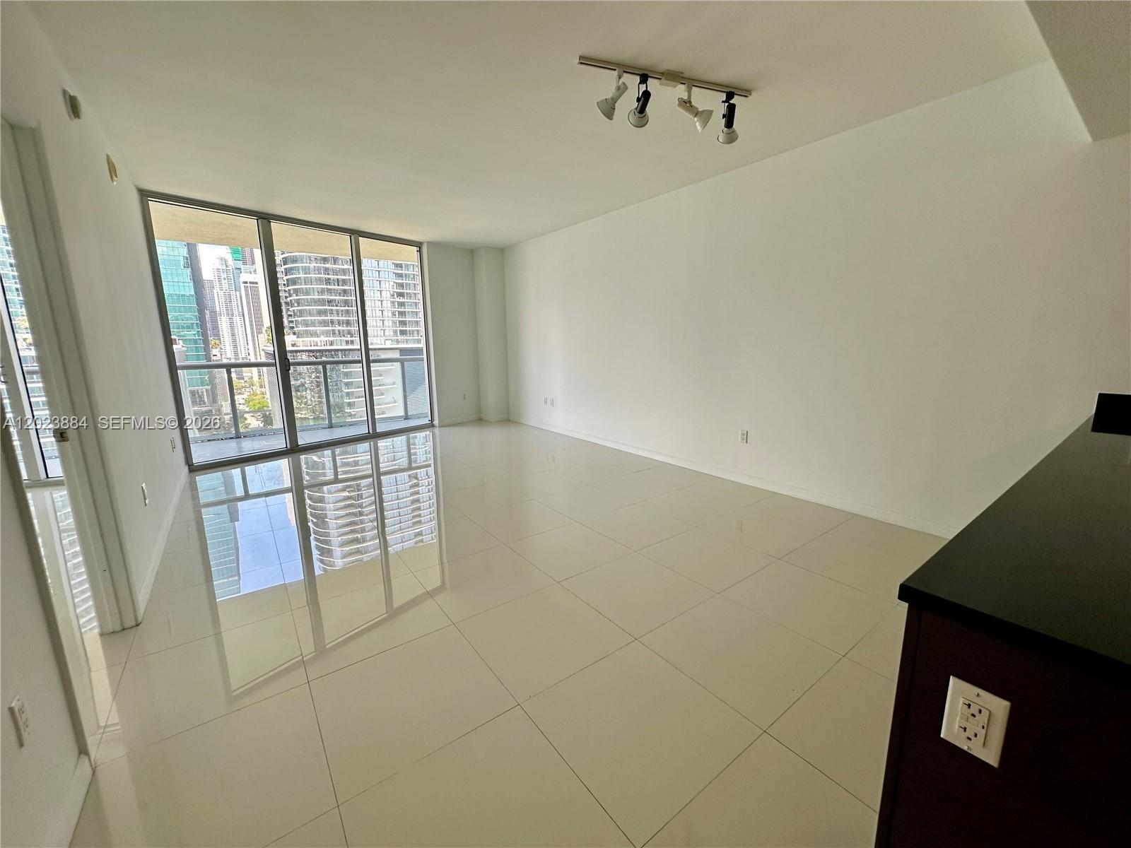 475 Brickell Ave #1614 Miami, FL 33131