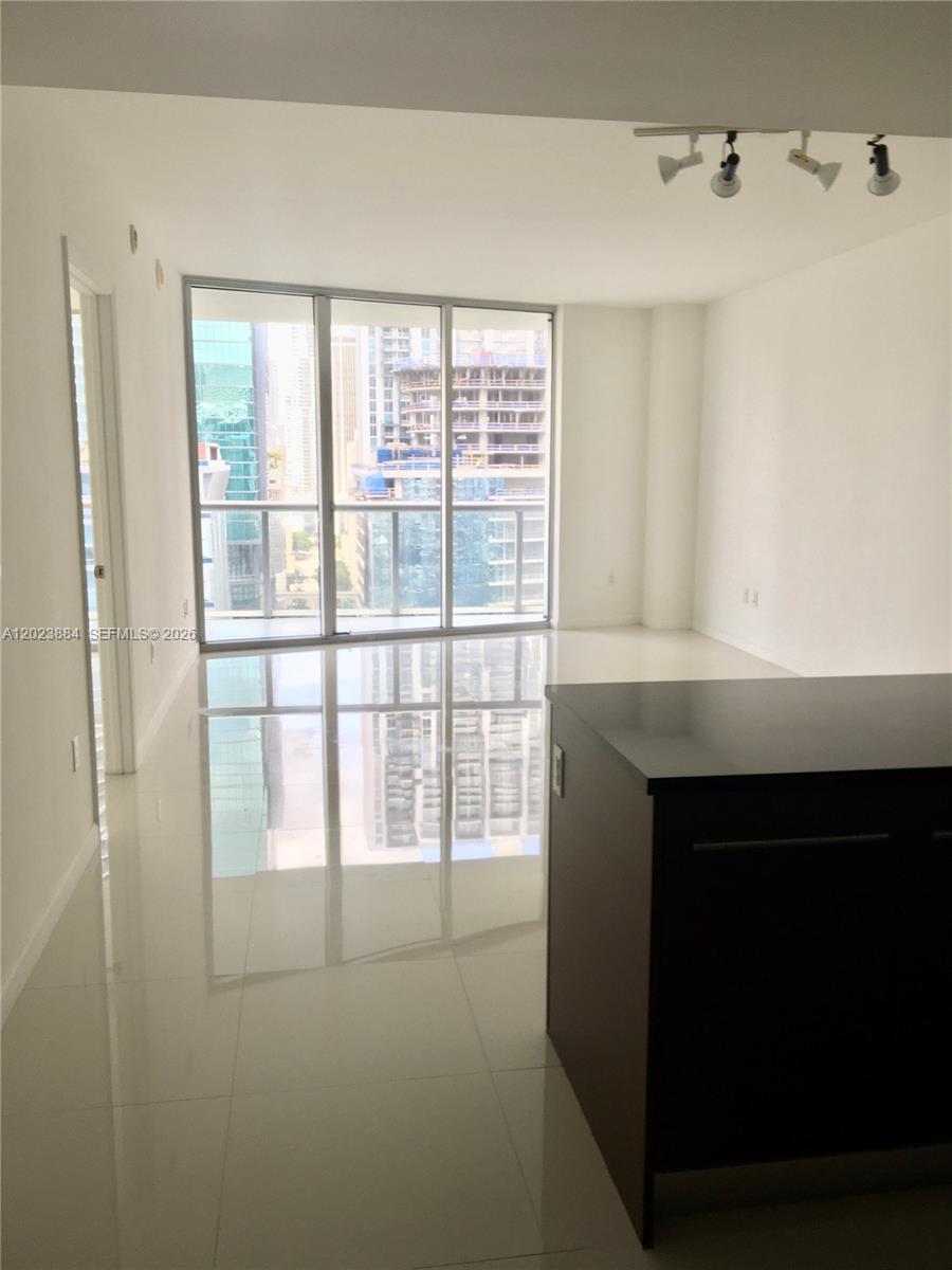 475 Brickell Ave #1614 Miami, FL 33131