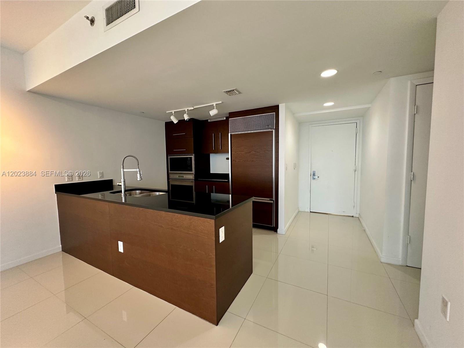 475 Brickell Ave #1614 Miami, FL 33131