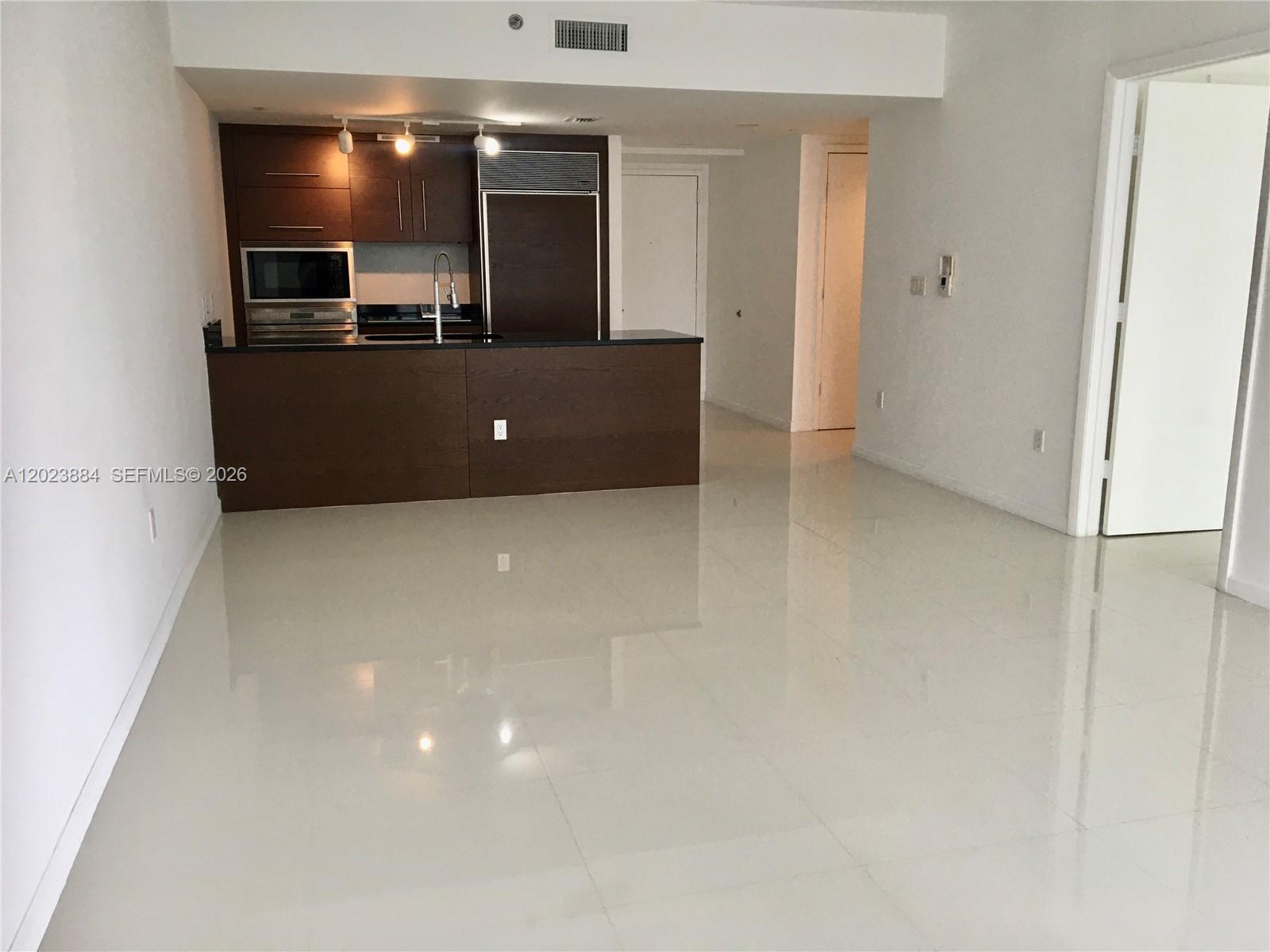 475 Brickell Ave #1614 Miami, FL 33131
