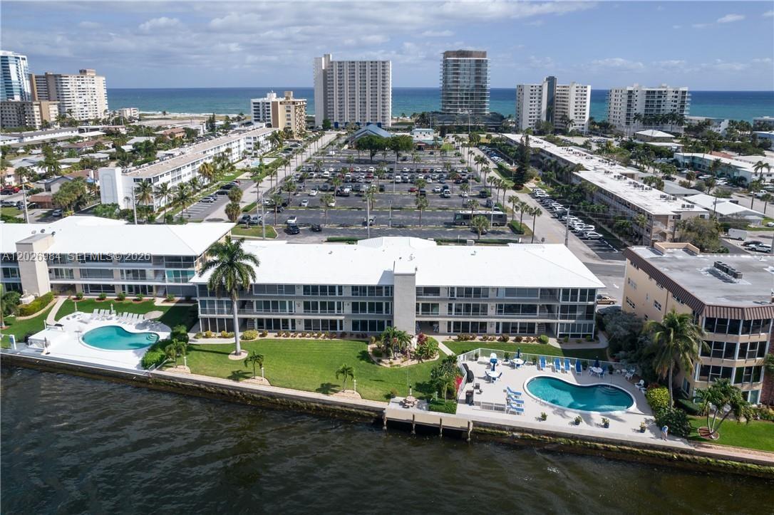 743 N Riverside Dr #4B
