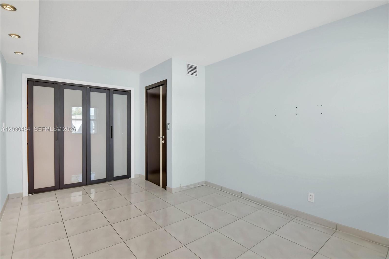 812 NE 26th Ave Hallandale Beach, FL 33009