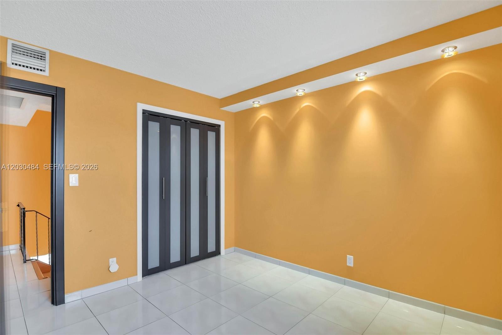 812 NE 26th Ave Hallandale Beach, FL 33009