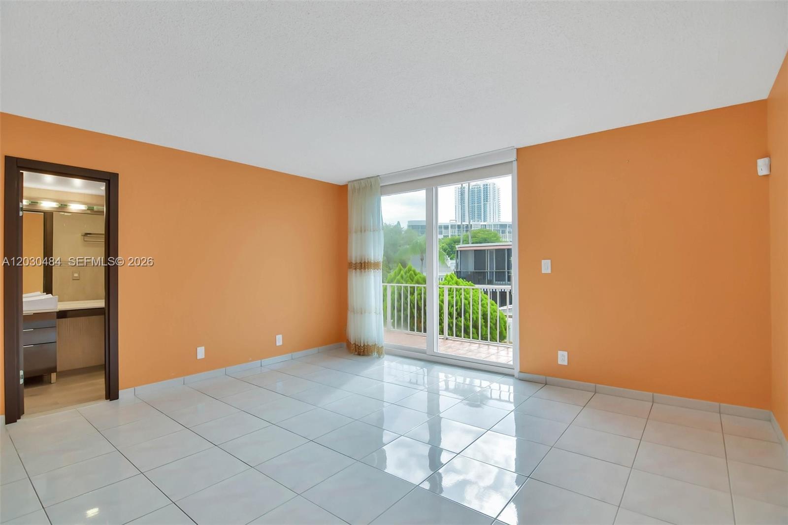 812 NE 26th Ave Hallandale Beach, FL 33009