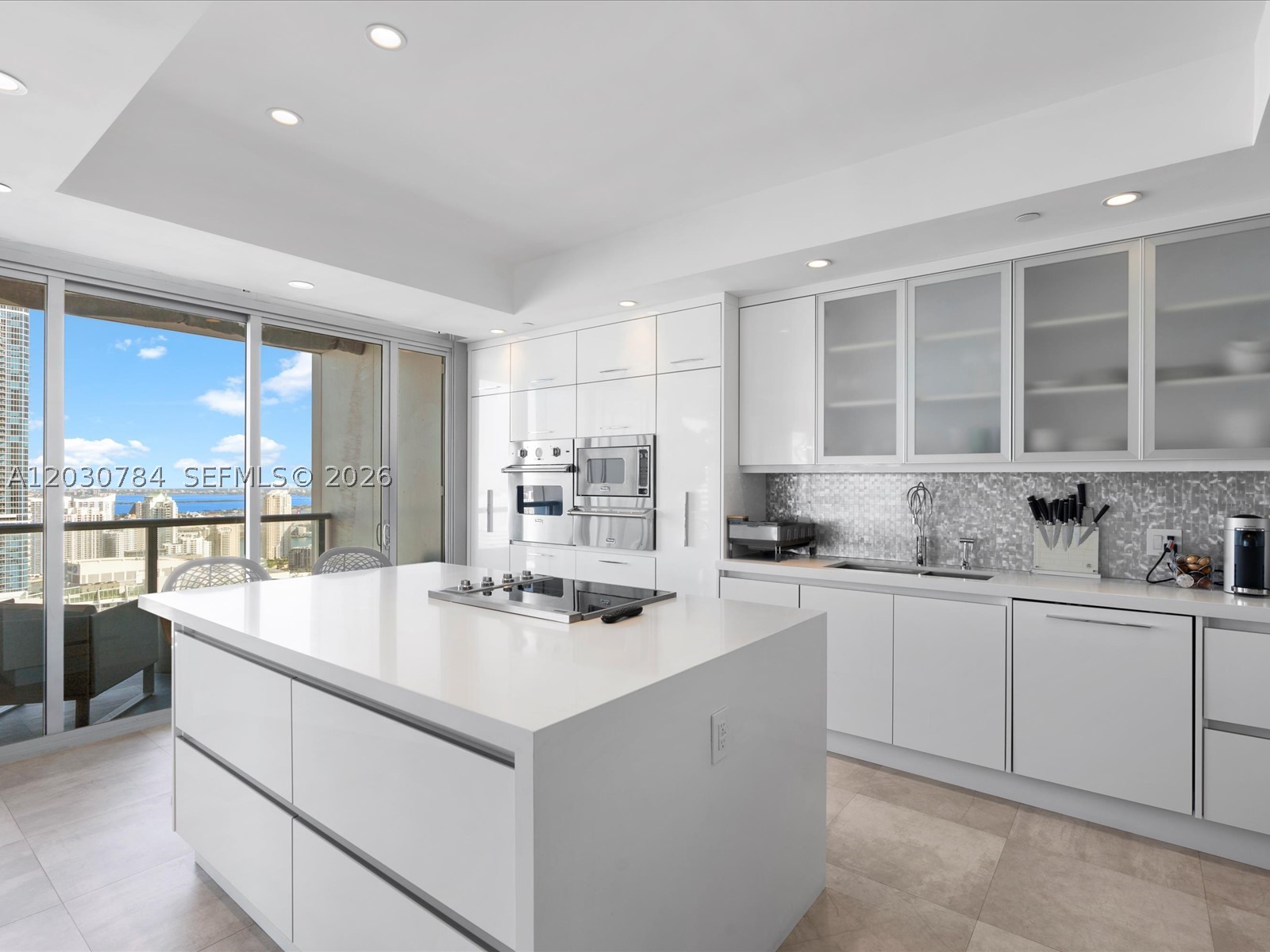 image Four Seasons Residences Miami21