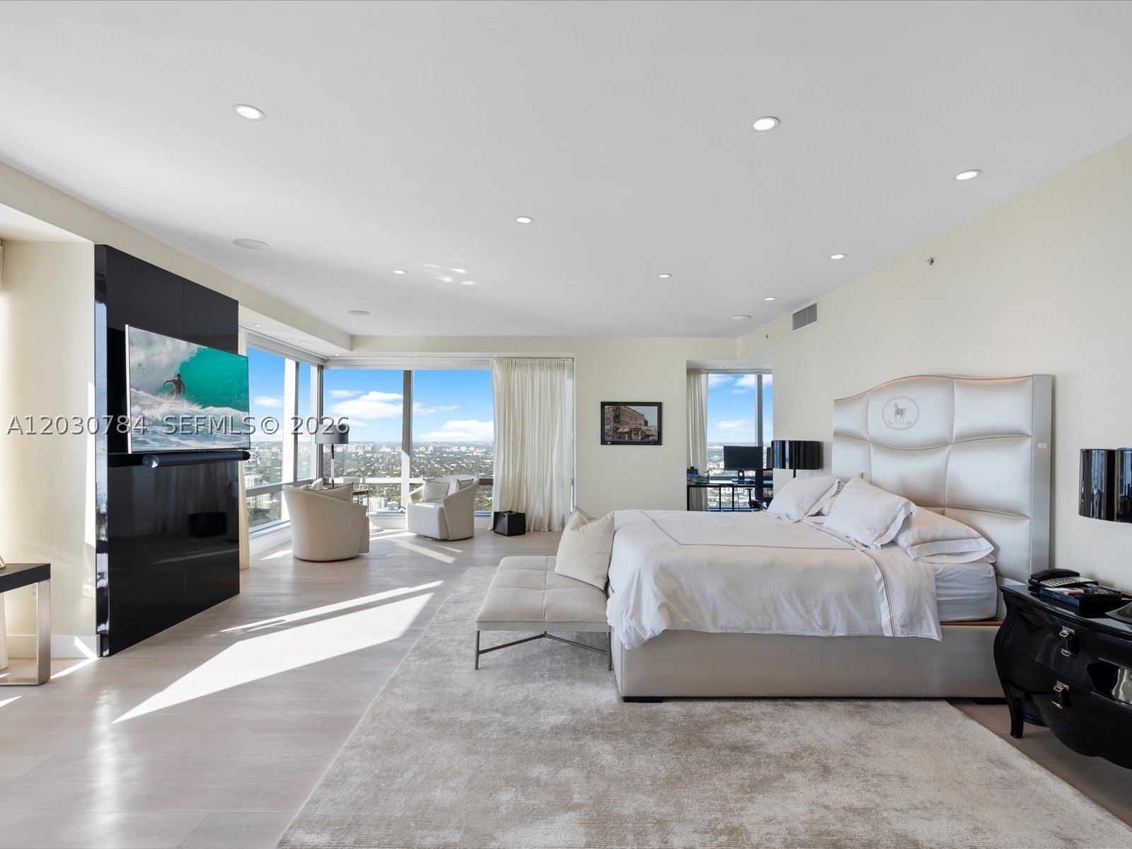 image Four Seasons Residences Miami26