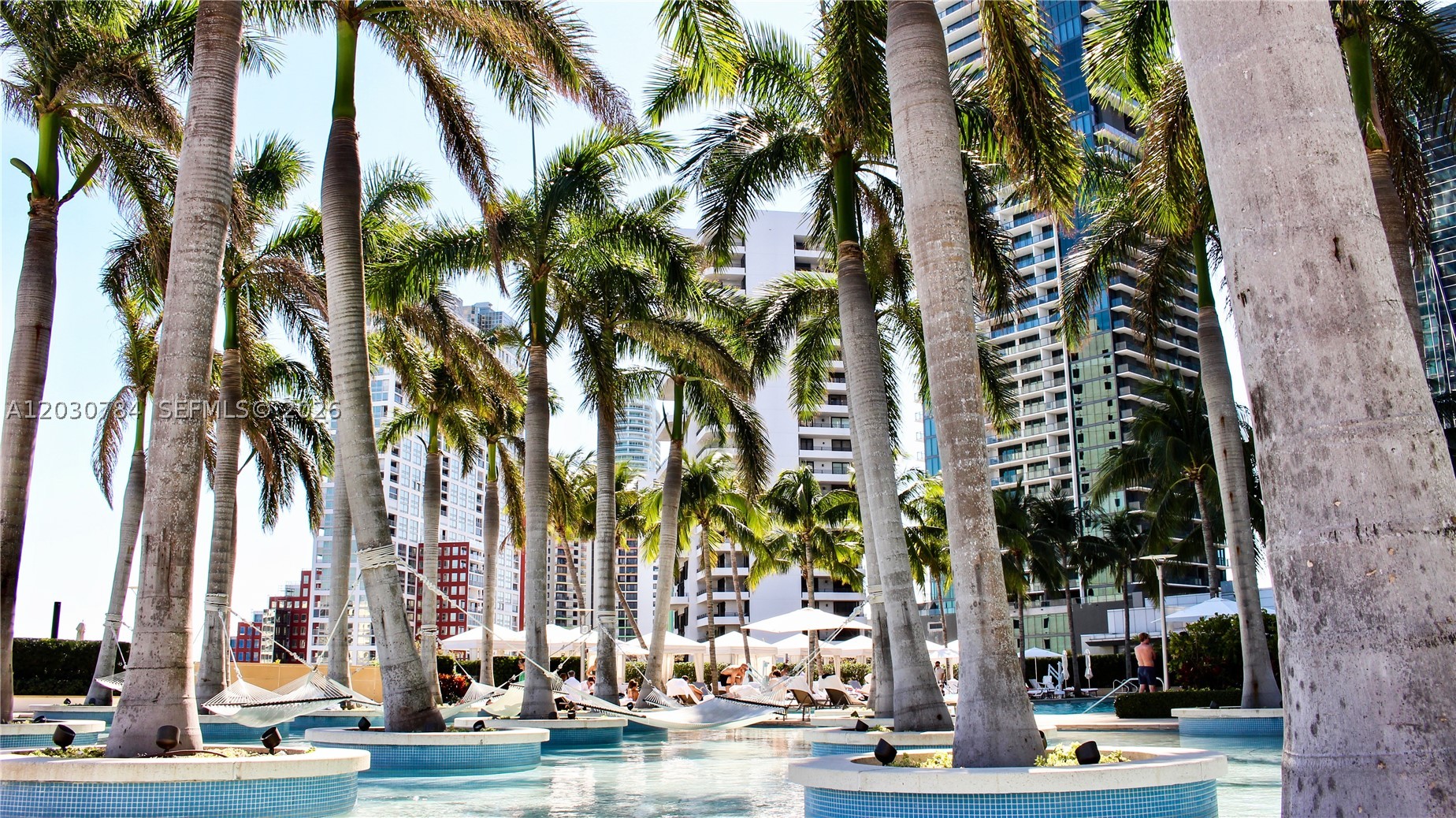 image Four Seasons Residences Miami63