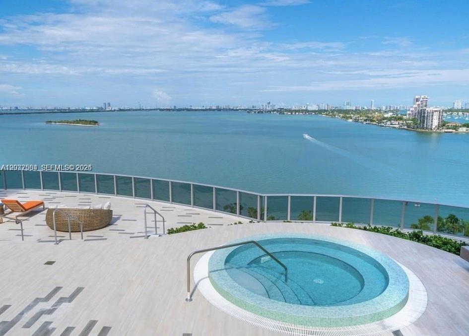 image Aria on the Bay31