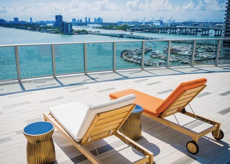 image Aria on the Bay32