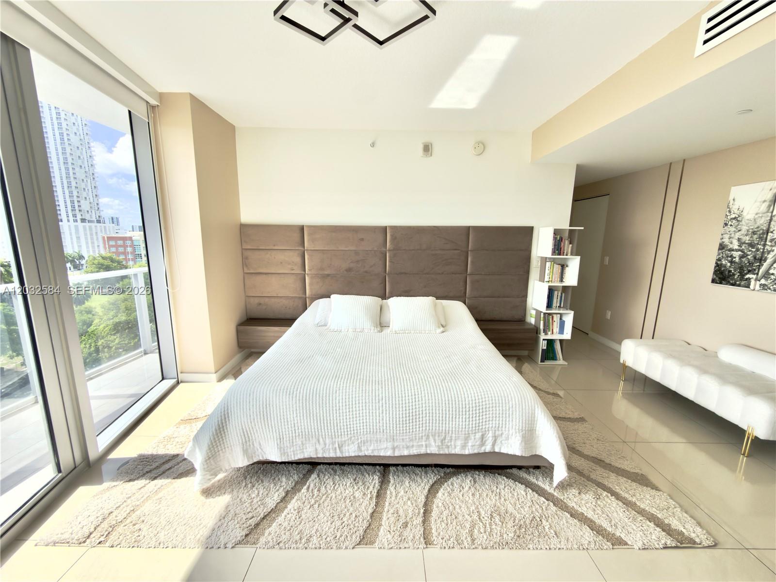 image Aria on the Bay7