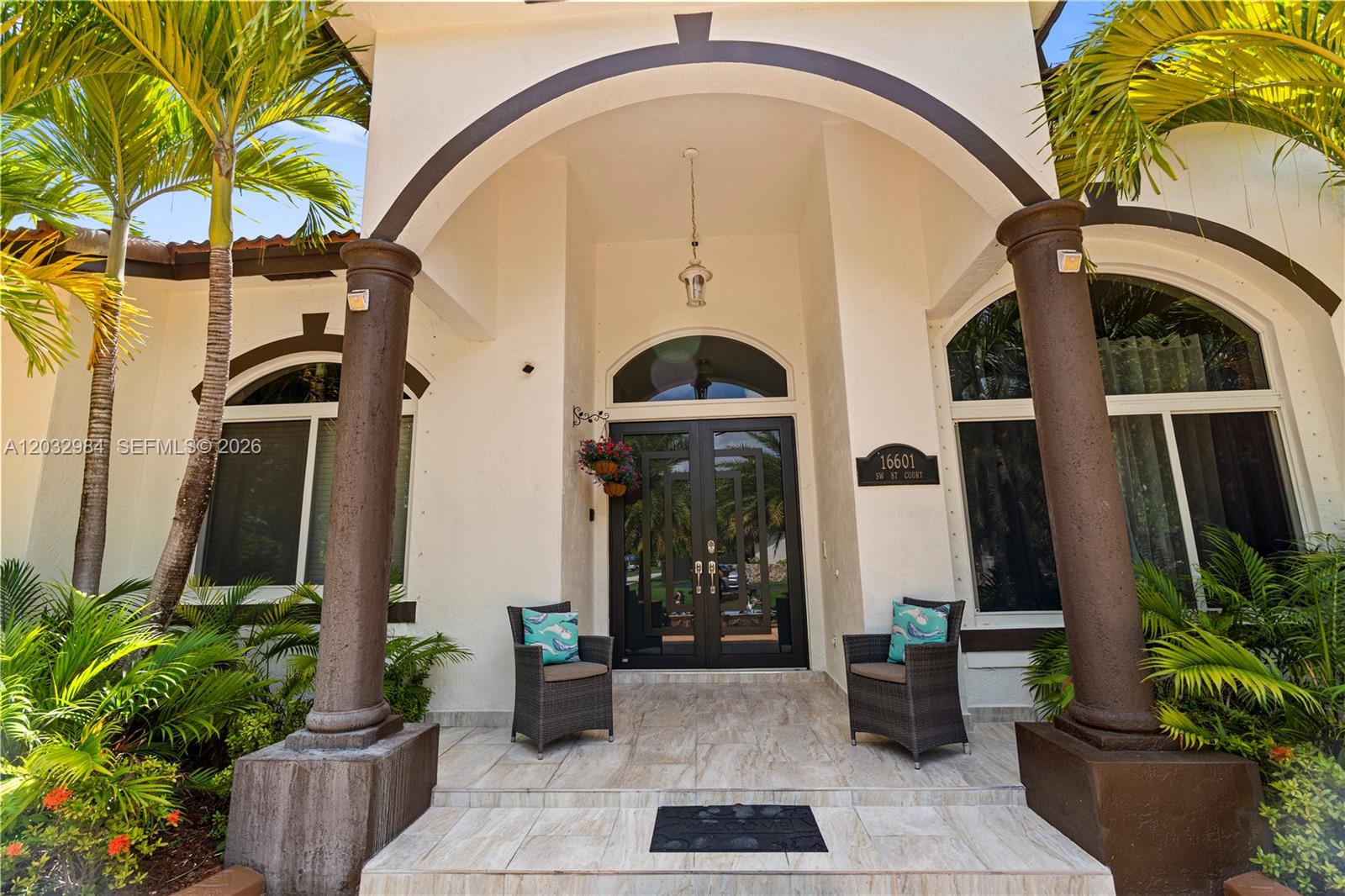 16601 SW 87th Palmetto Bay, FL 33157