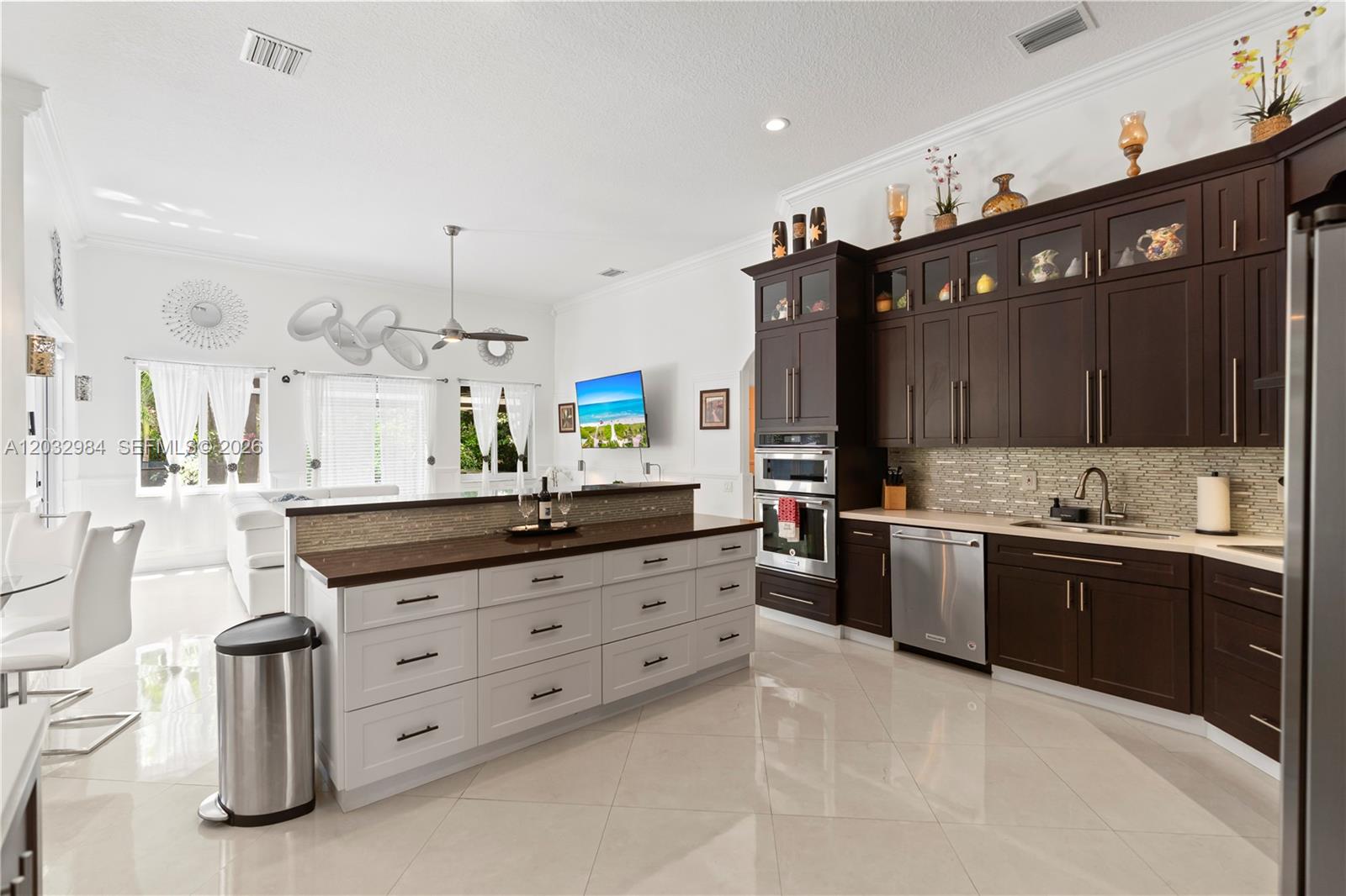 16601 SW 87th Palmetto Bay, FL 33157