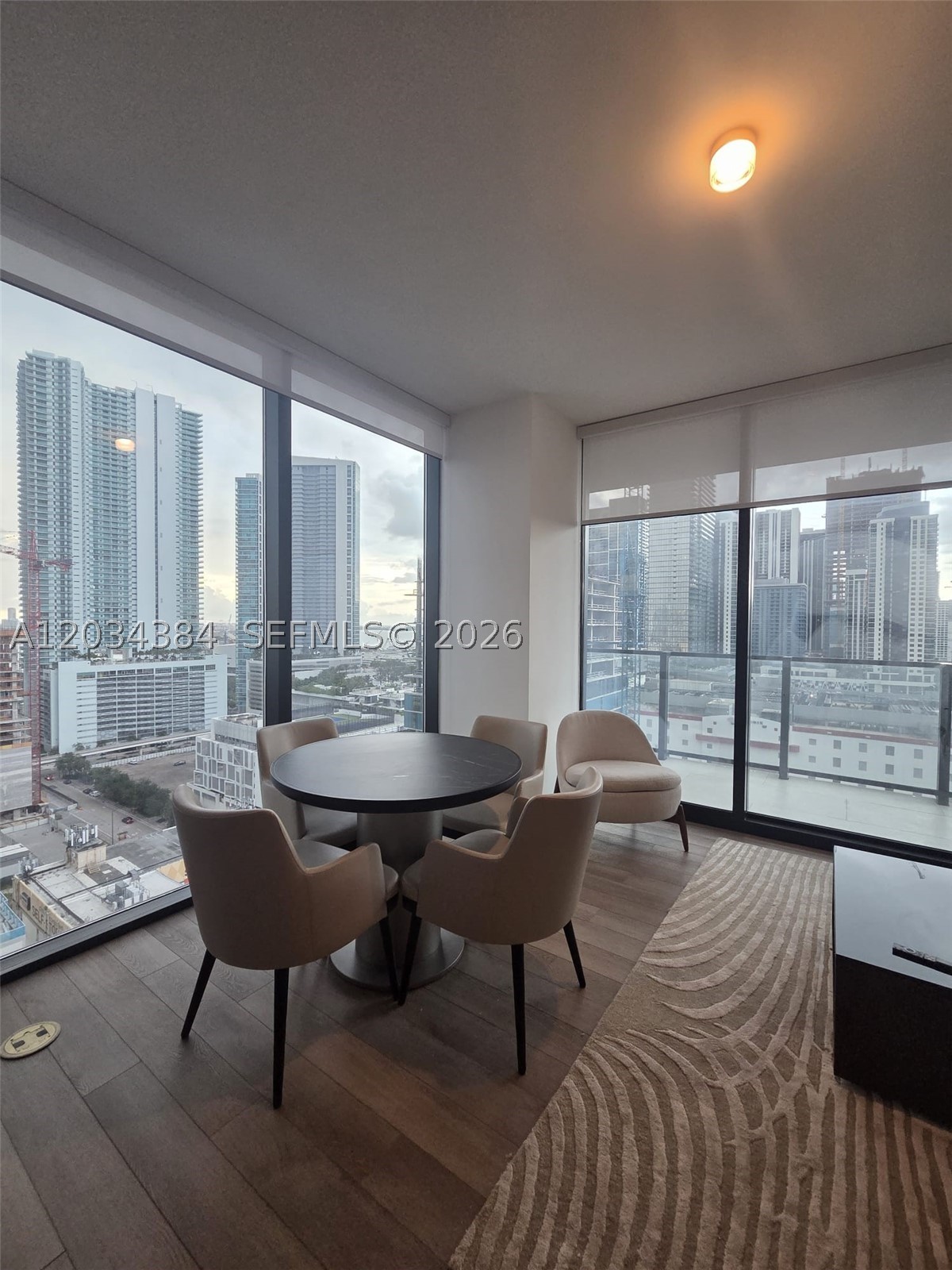 image E11EVEN Hotel & Residences10