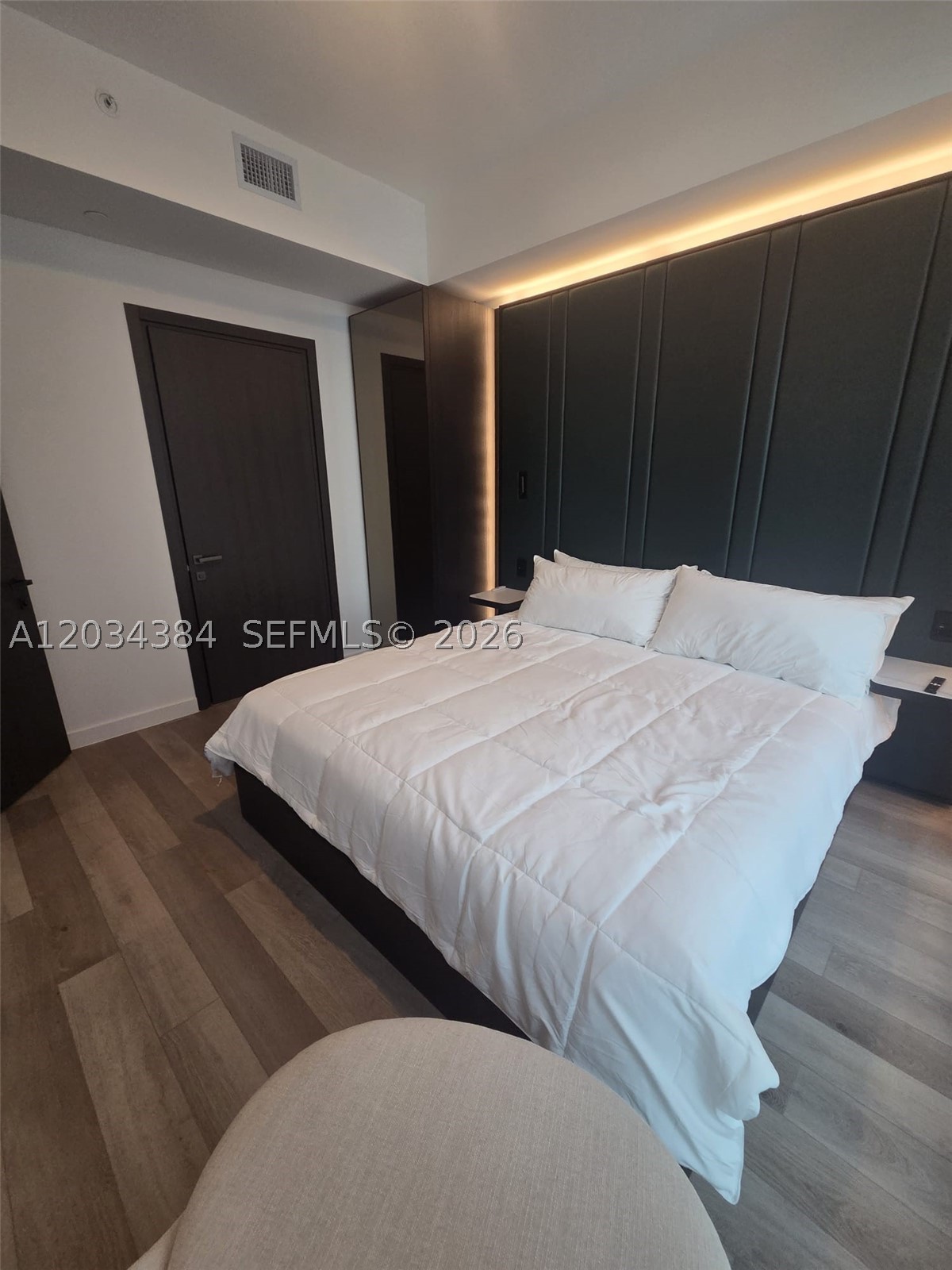 image E11EVEN Hotel & Residences14