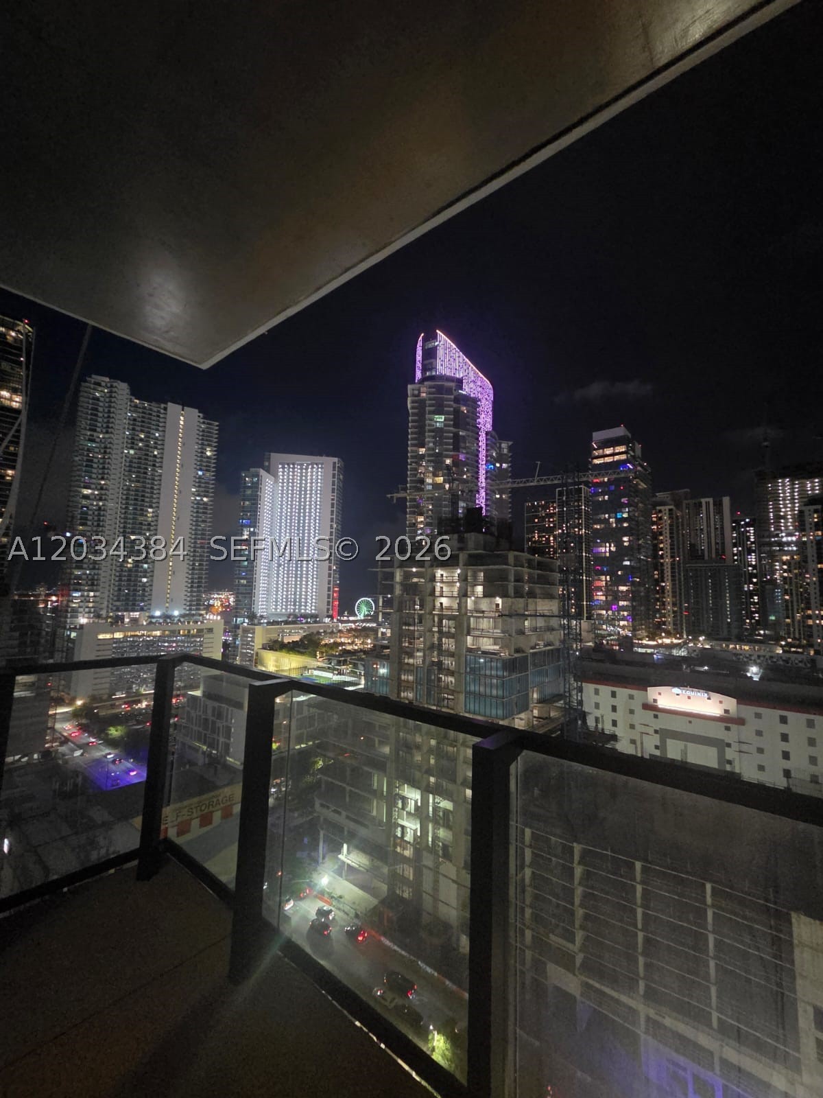 image E11EVEN Hotel & Residences7