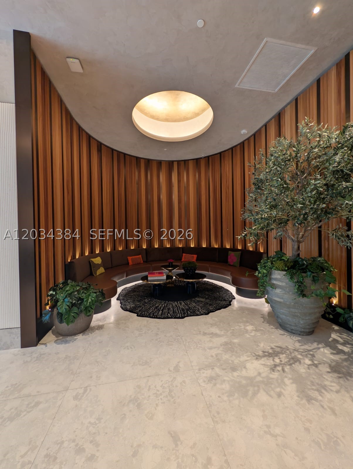 image E11EVEN Hotel & Residences8