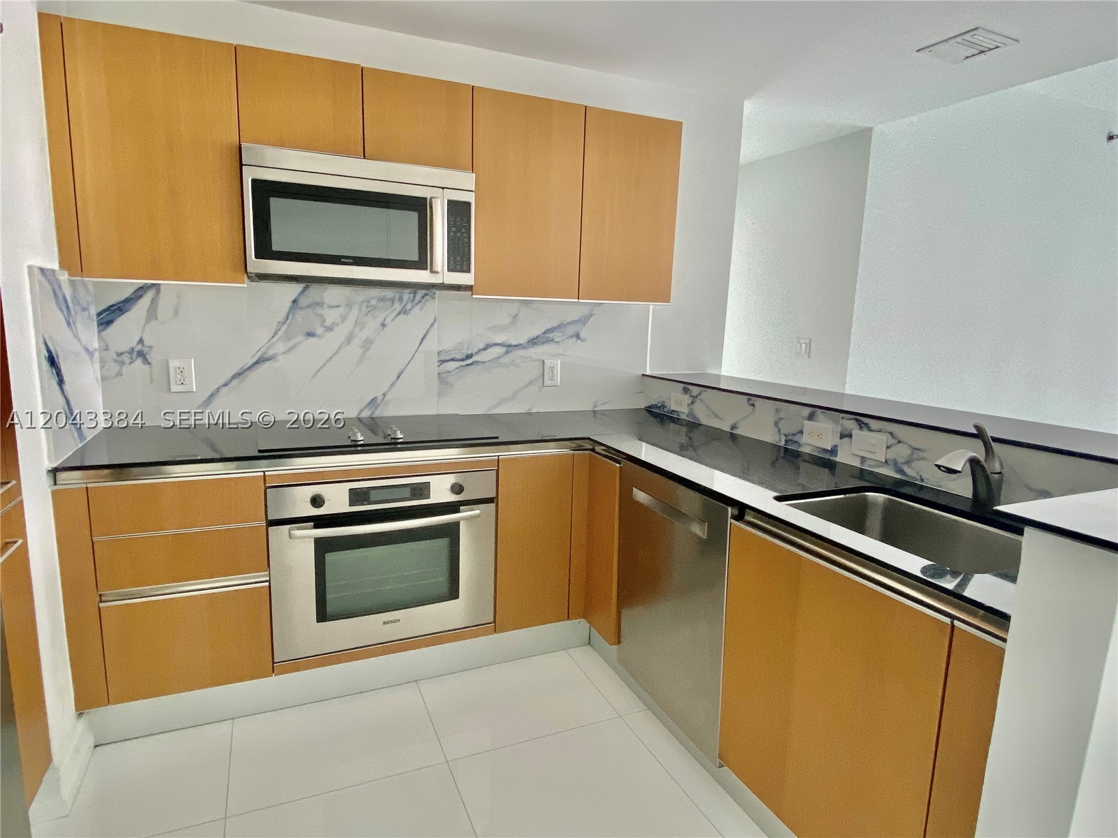 1060 Brickell Ave #2911