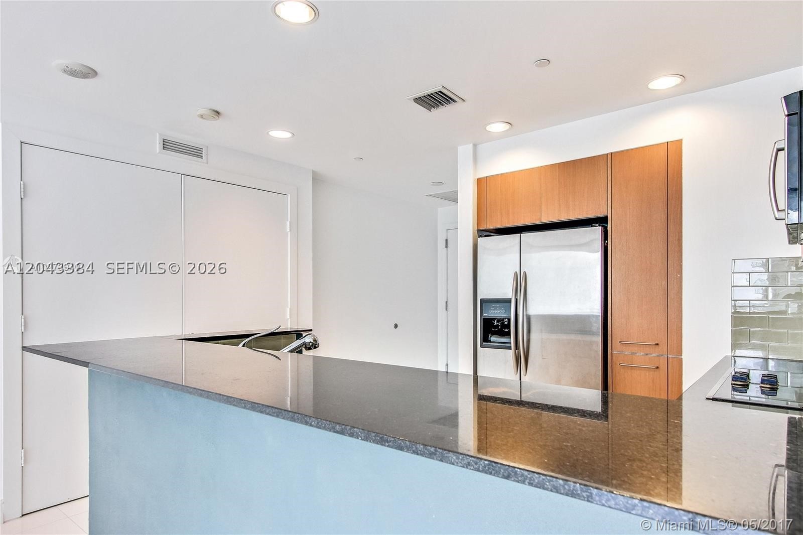 image 1060 Brickell - 10602
