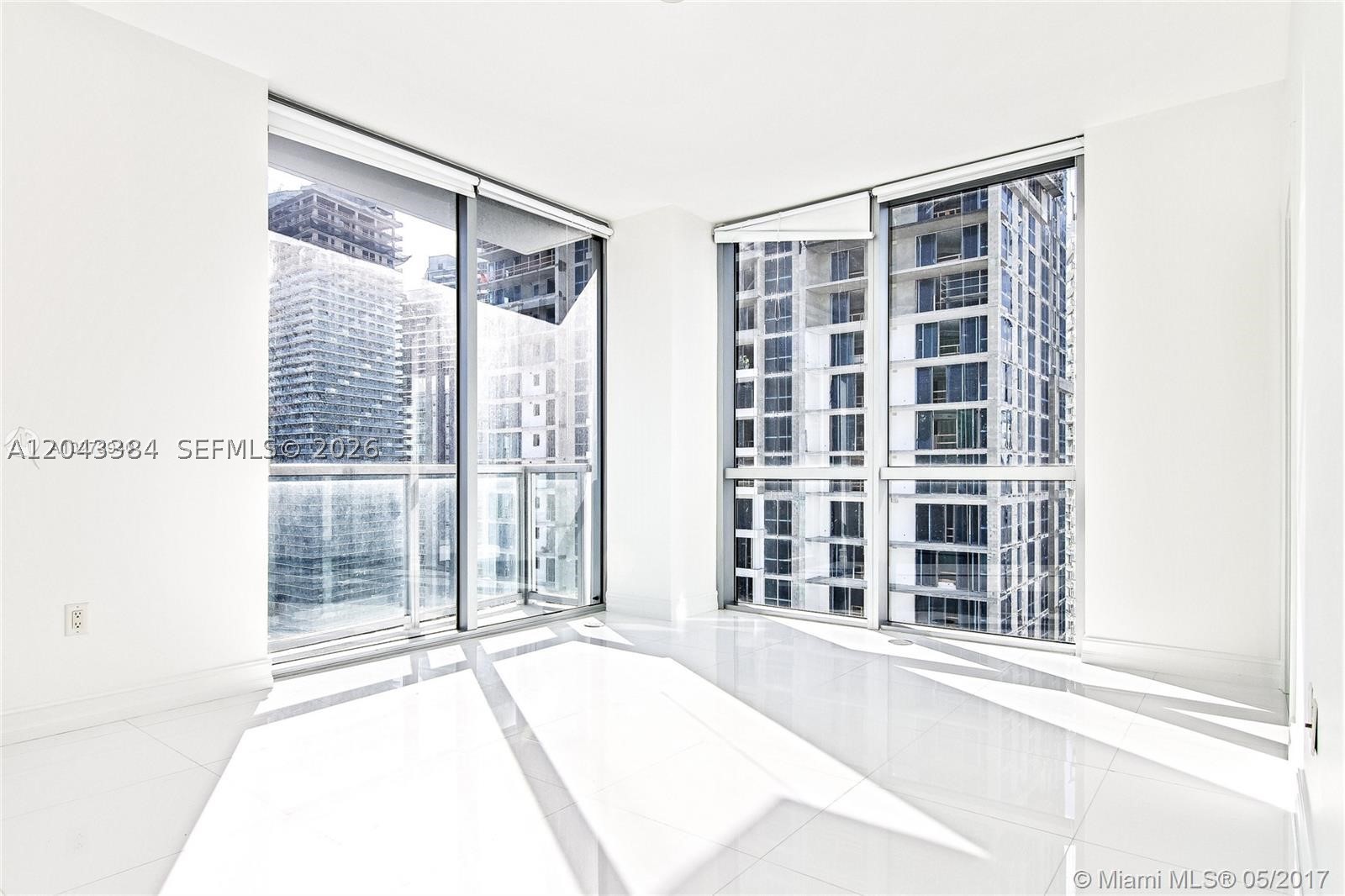 image 1060 Brickell - 10604