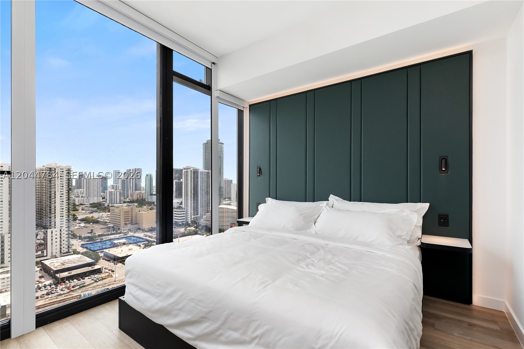 image E11EVEN Hotel & Residences14