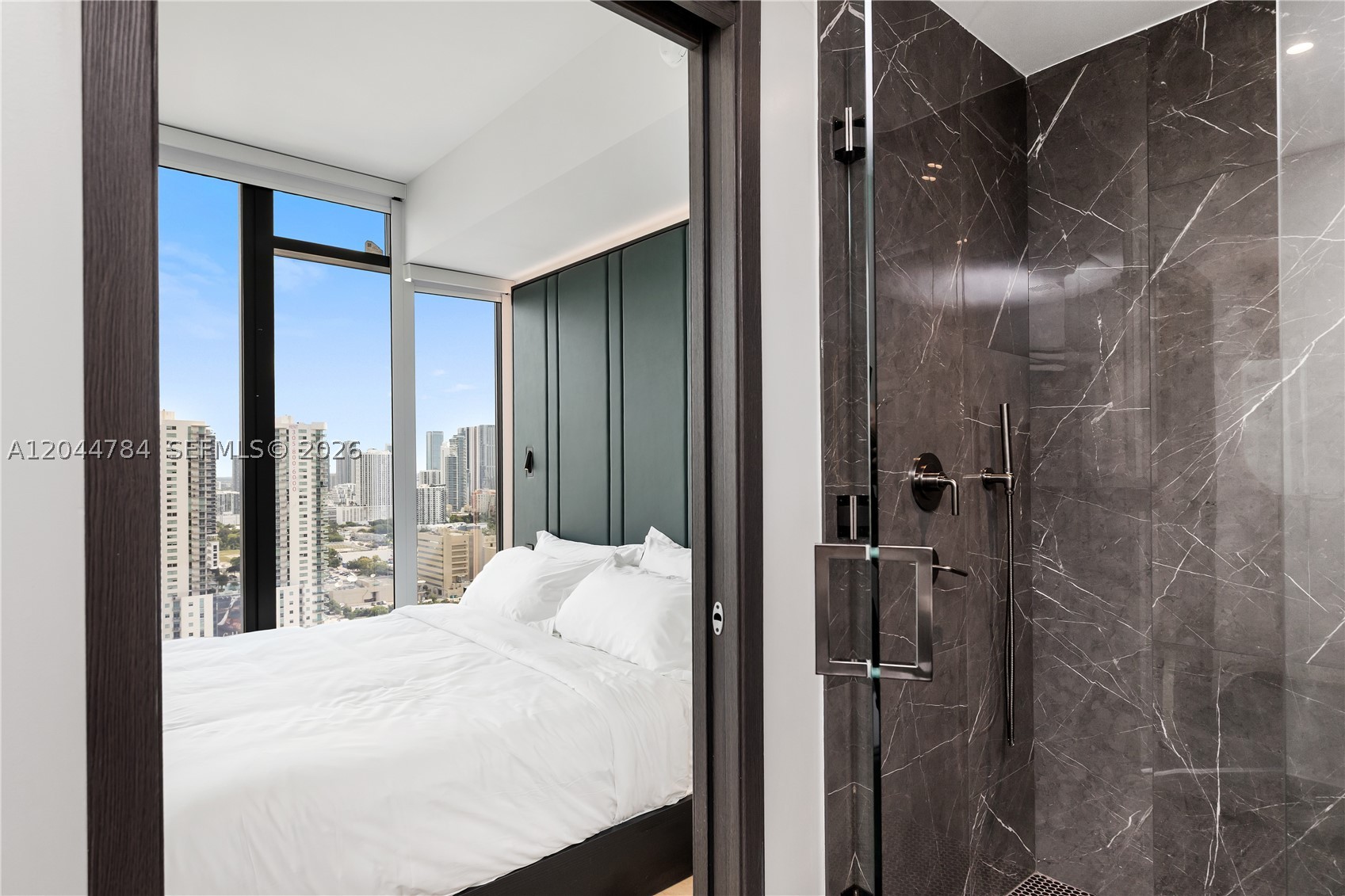 image E11EVEN Hotel & Residences16
