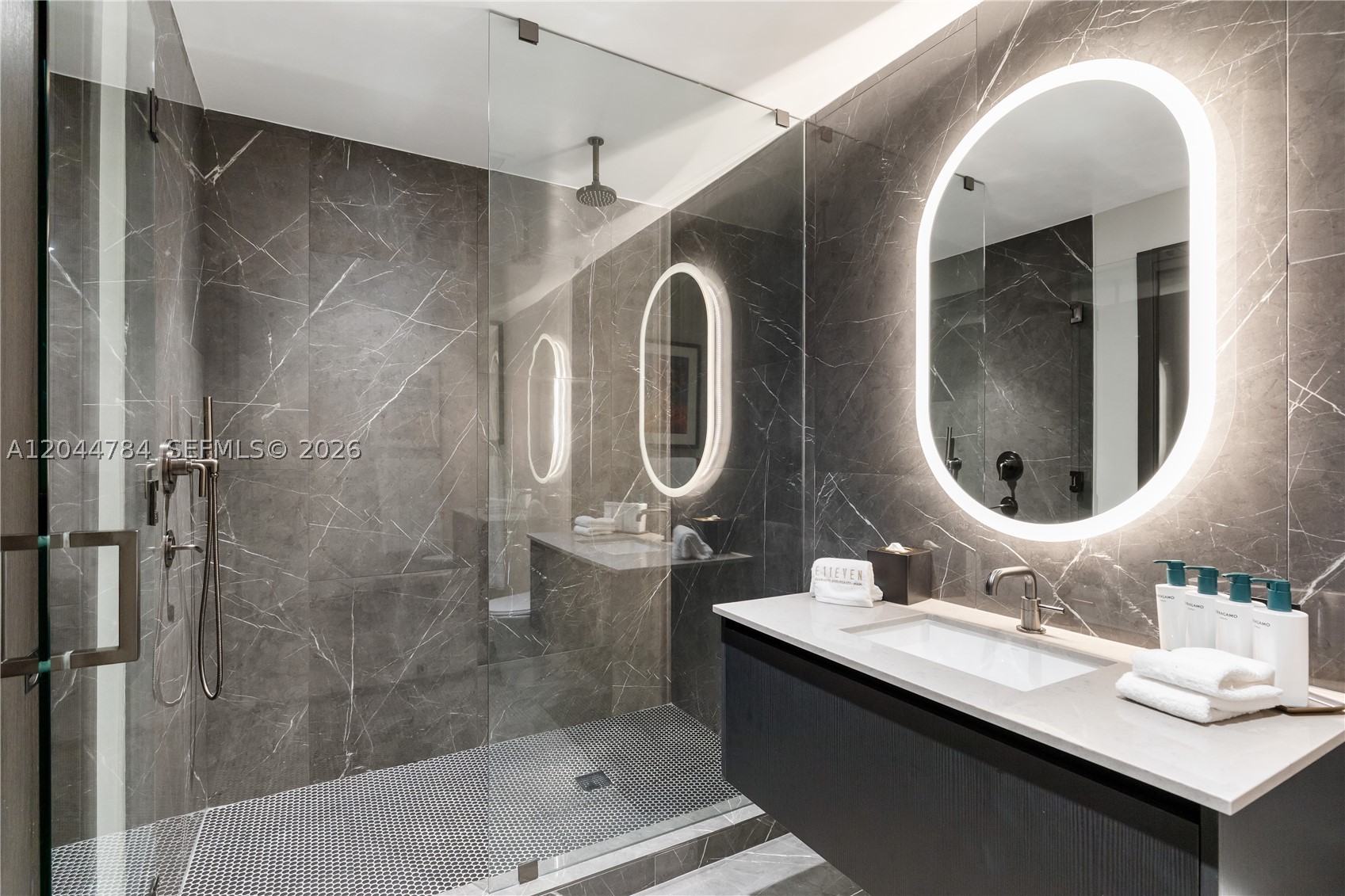 image E11EVEN Hotel & Residences17