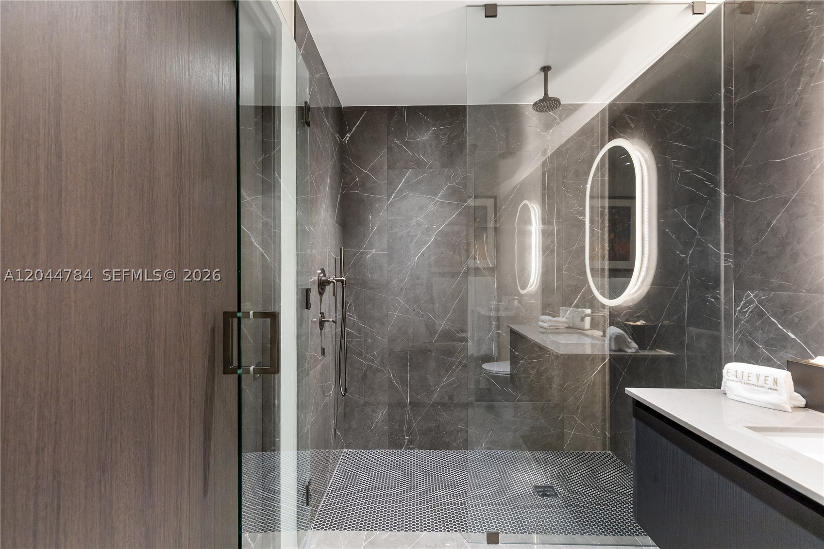 image E11EVEN Hotel & Residences18