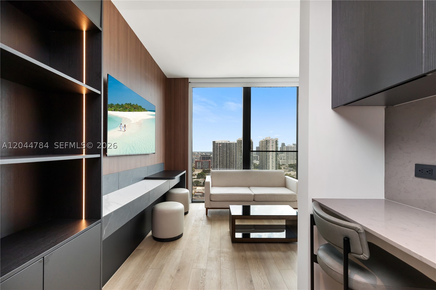 image E11EVEN Hotel & Residences5