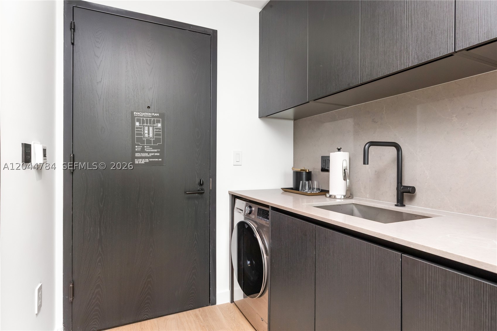 image E11EVEN Hotel & Residences7