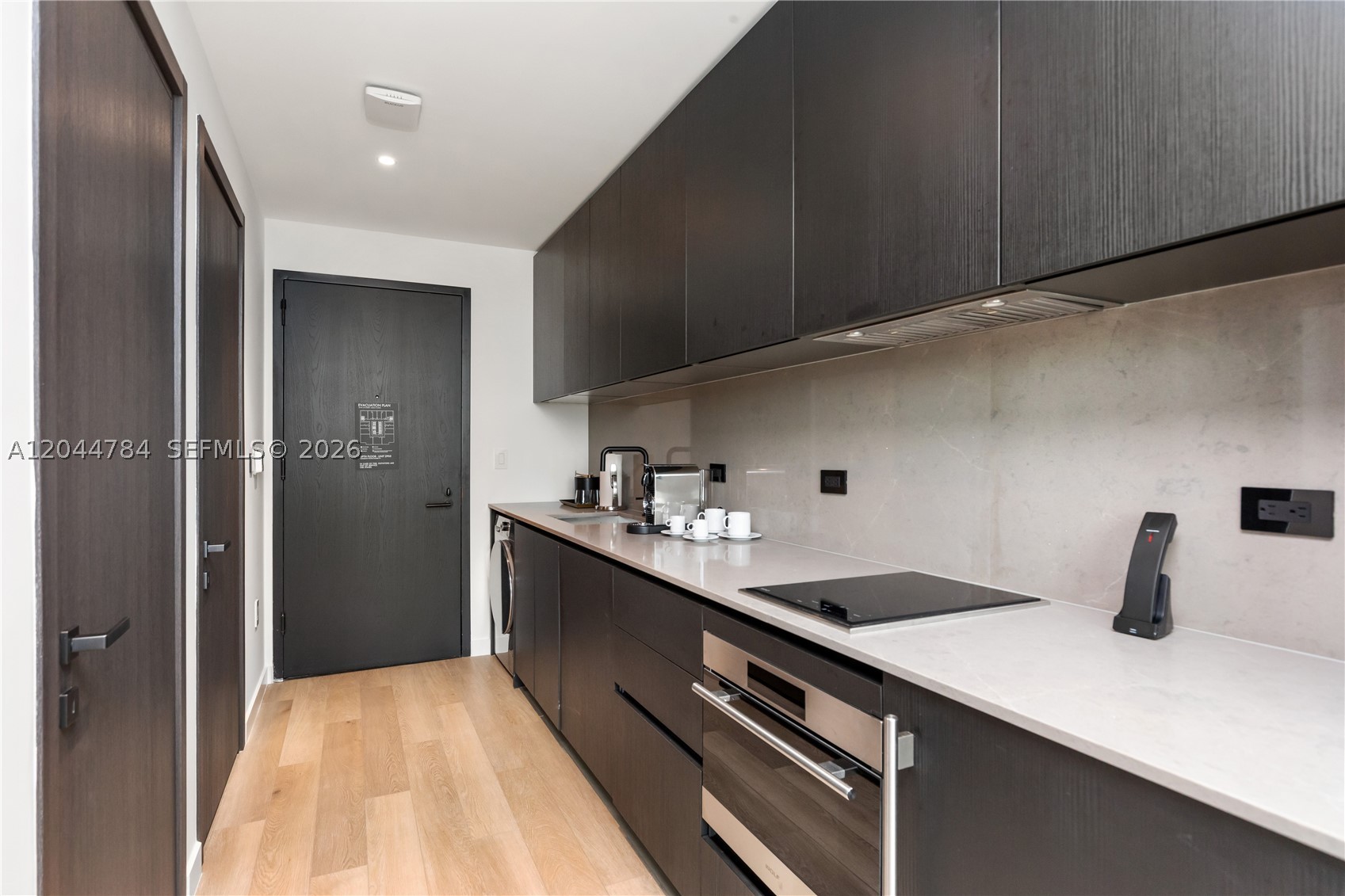 image E11EVEN Hotel & Residences8