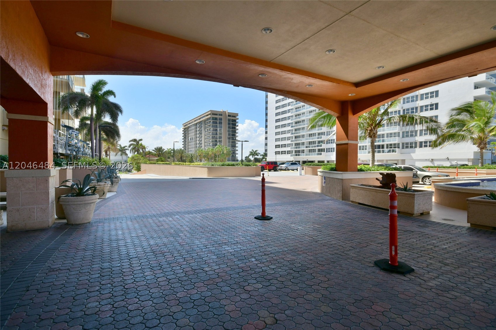 image 2080 Ocean Drive35