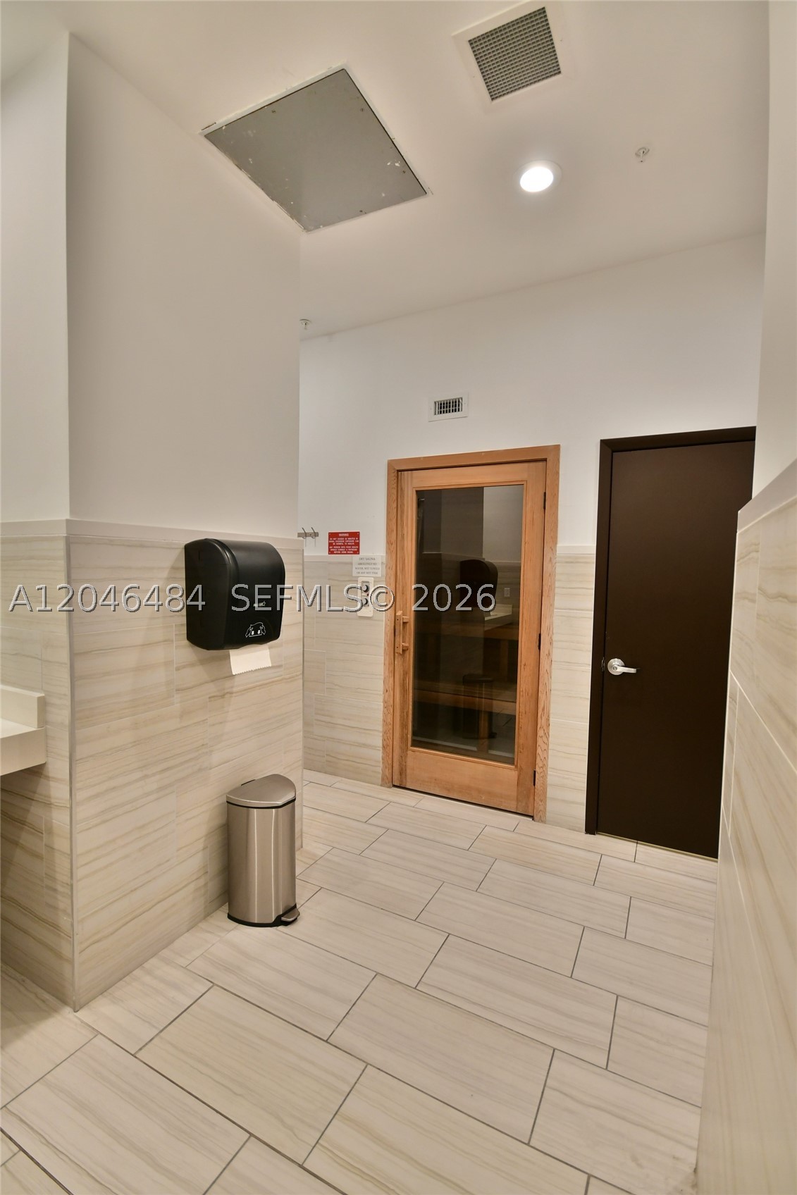image 2080 Ocean Drive48