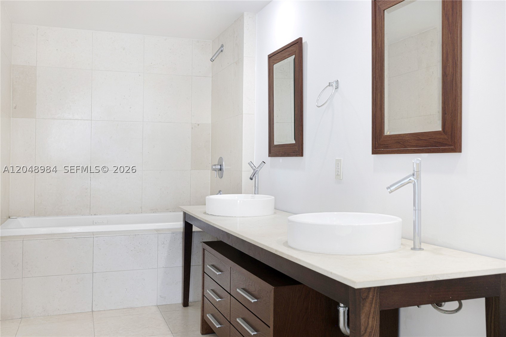 image Icon Brickell I19
