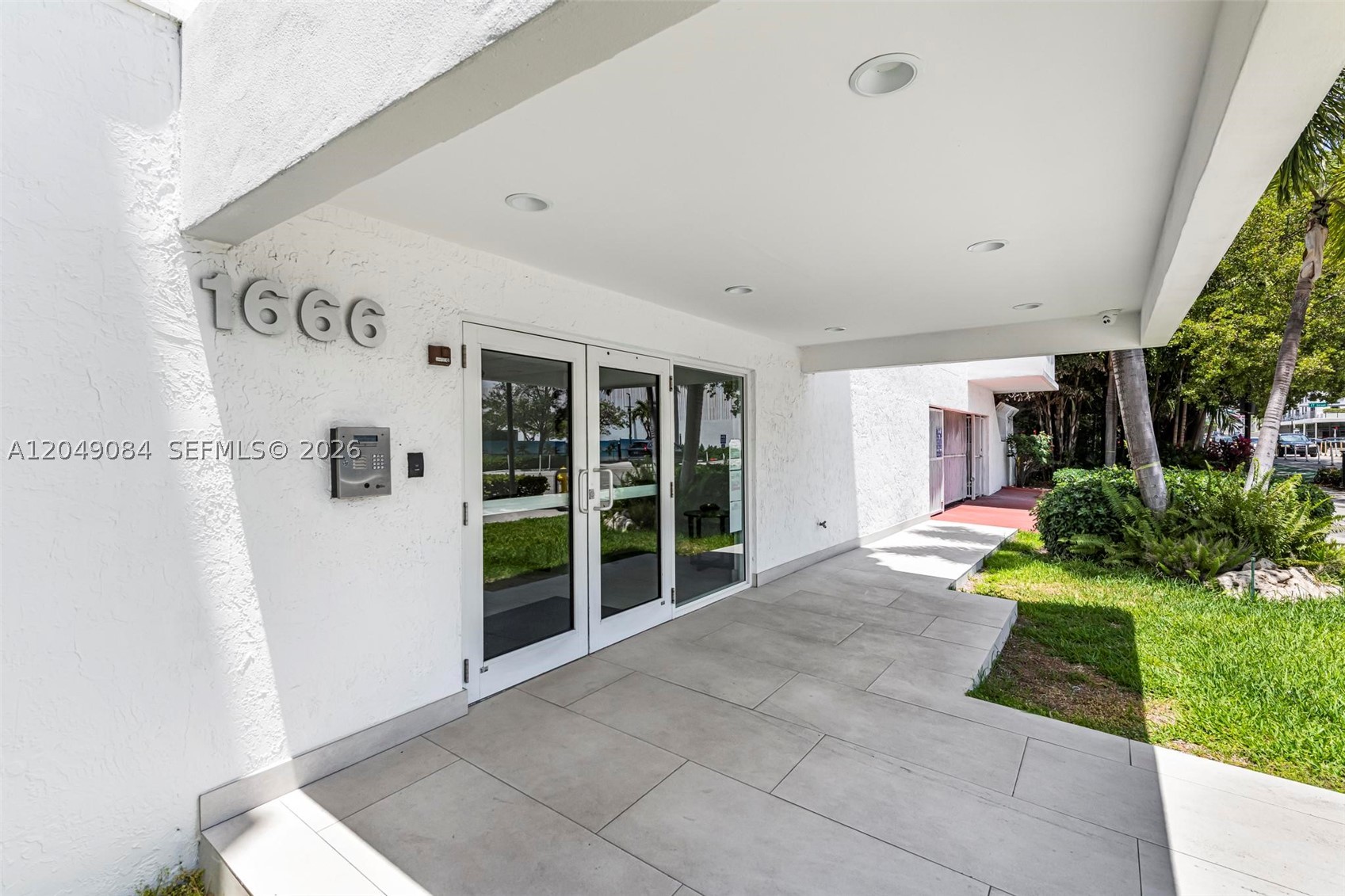 1666 West Ave #404