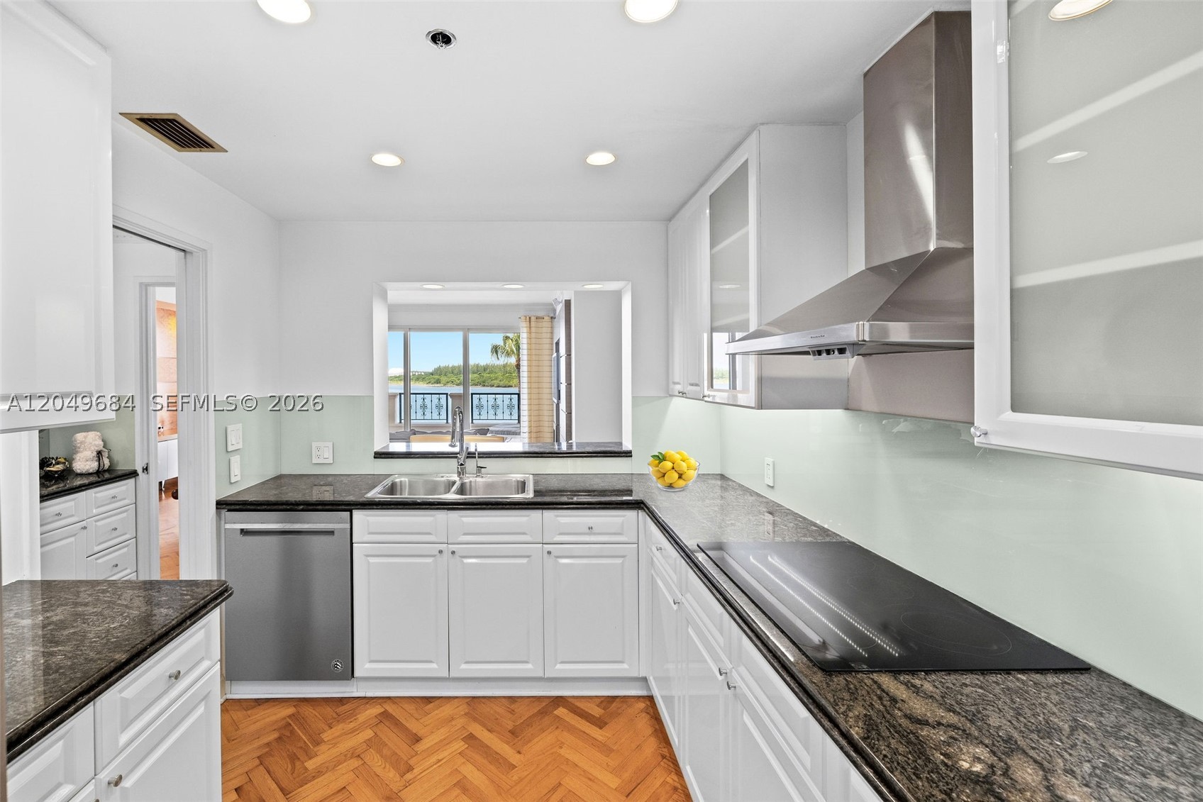 image Bayside Village Condo14