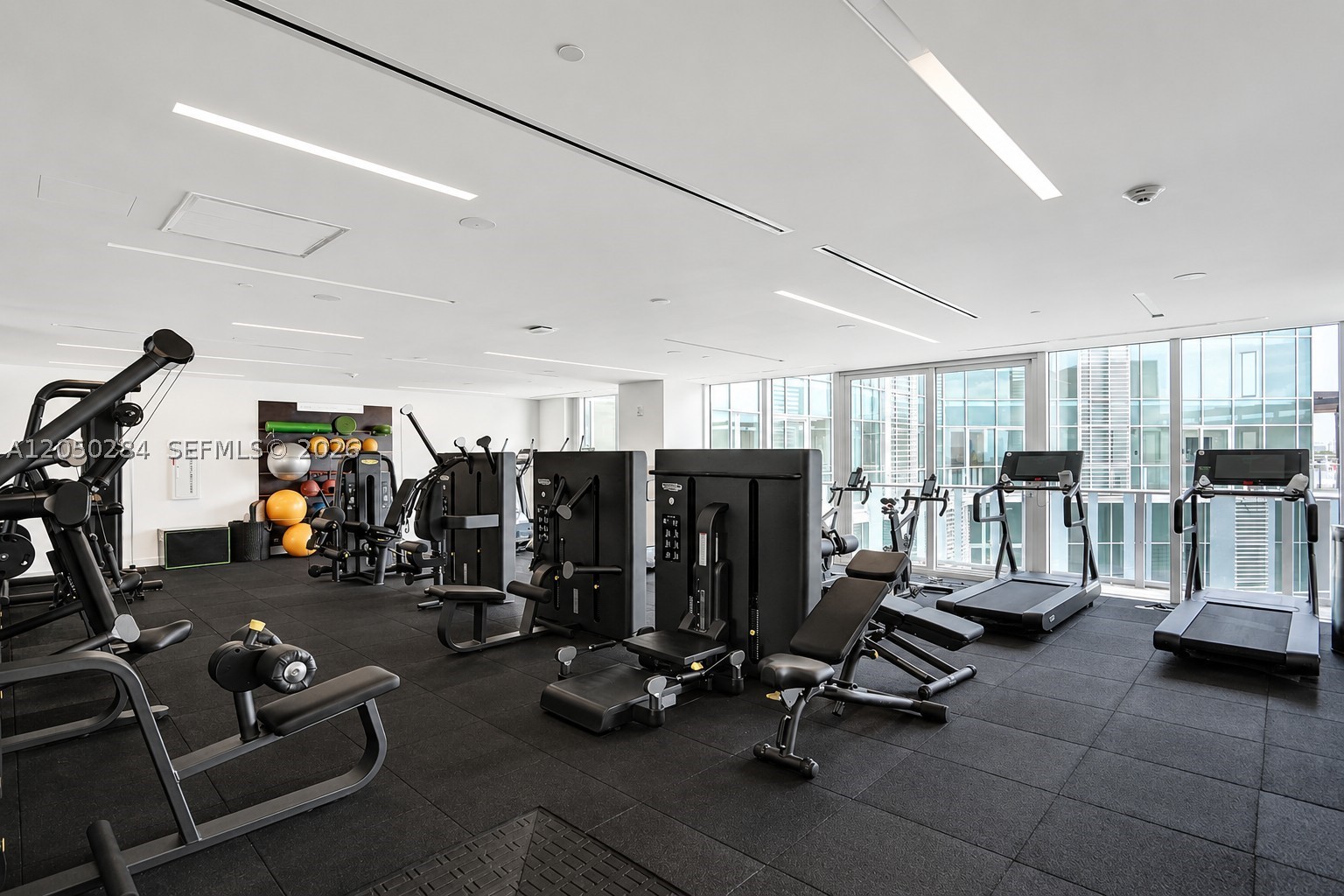 image Ritz-Carlton Residences Miami Beach25