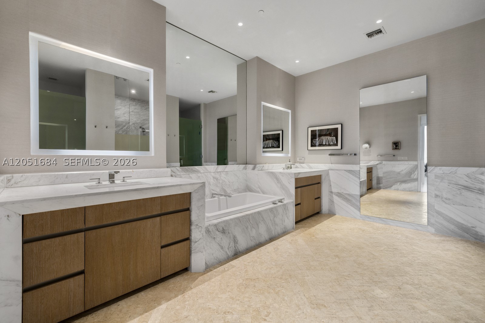 2811 S Bayshore Dr #6A Miami, FL 33133
