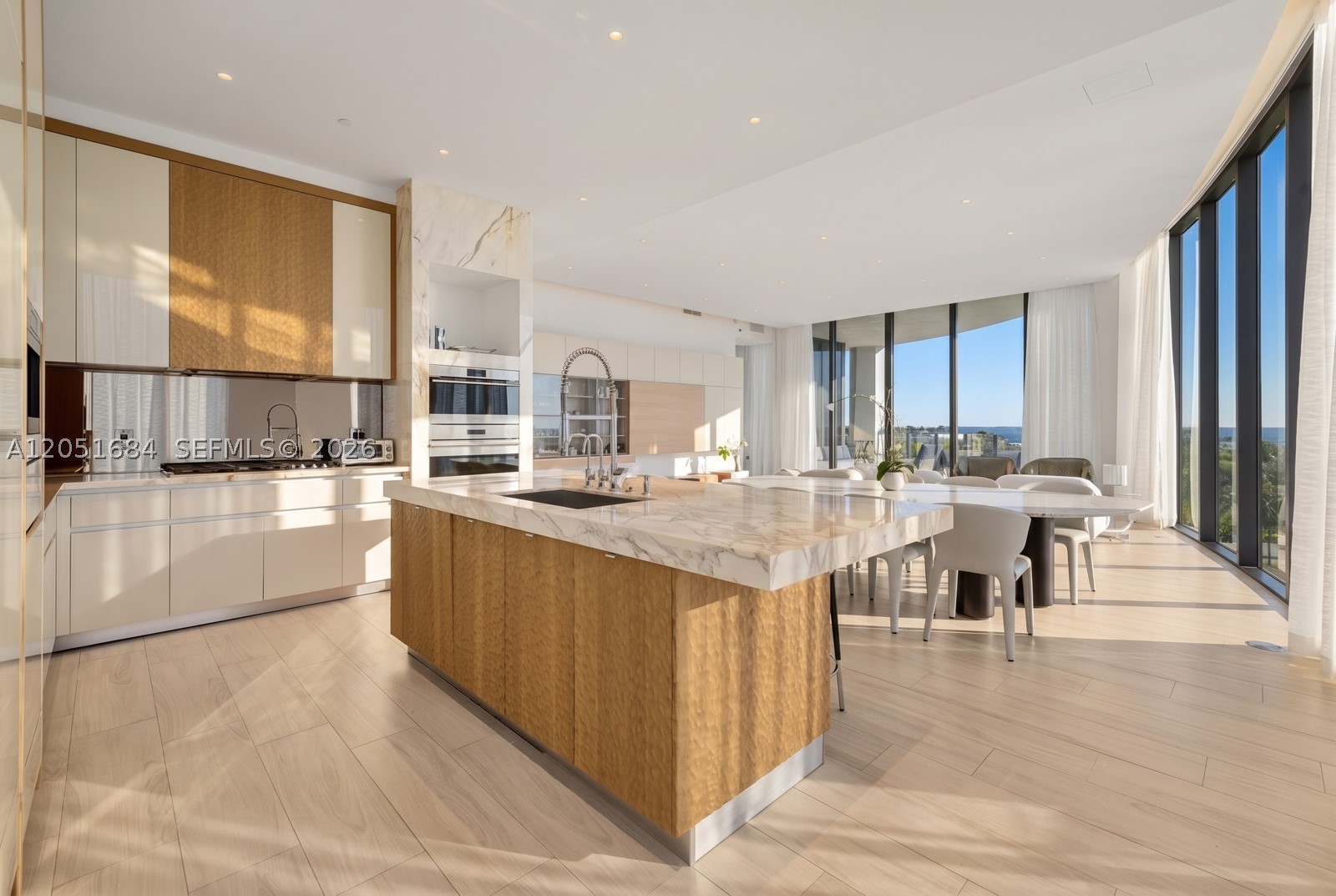 2811 S Bayshore Dr #6A Miami, FL 33133