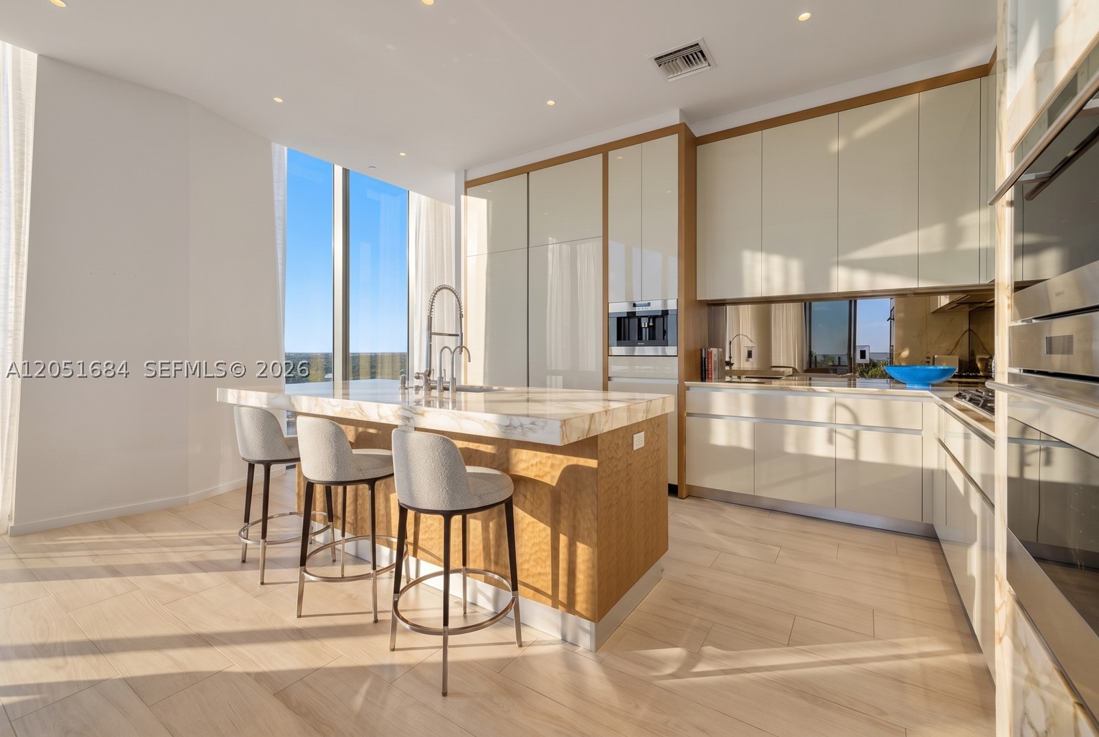 2811 S Bayshore Dr #6A Miami, FL 33133
