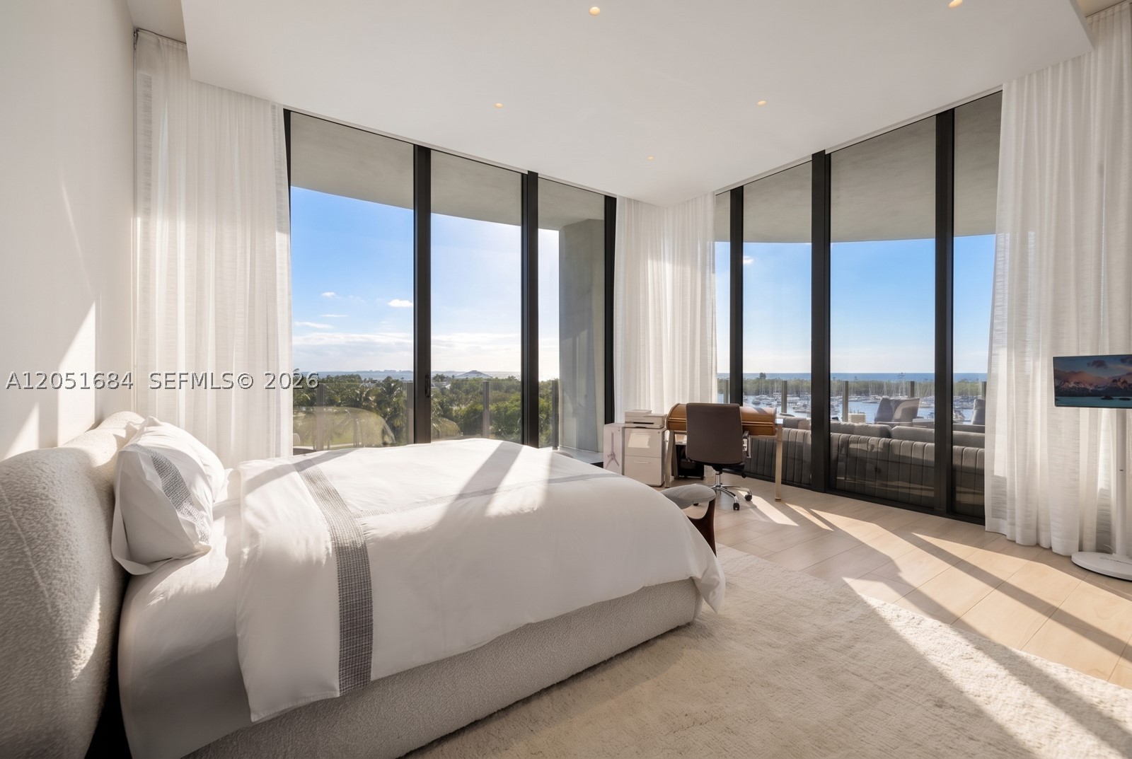 2811 S Bayshore Dr #6A Miami, FL 33133